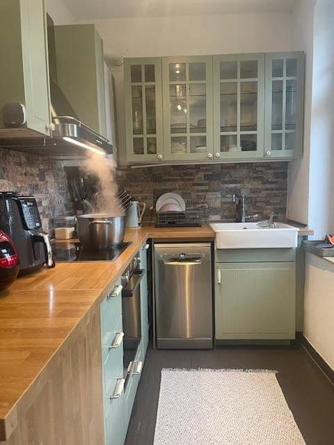 Prenájom bytu 4-izbový 88 m², Österreicher Str. 44, Dresden, Sasko Prenájom bytu 4-izbový 88 m², Österreicher Str. 44, Dresden, Sasko