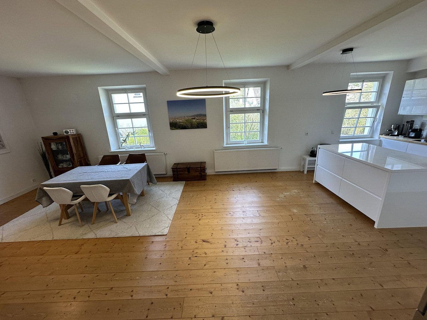 Prenájom bytu 4-izbový 155 m², Döncheweg, Kassel, Hesensko Prenájom bytu 4-izbový 155 m², Döncheweg, Kassel, Hesensko