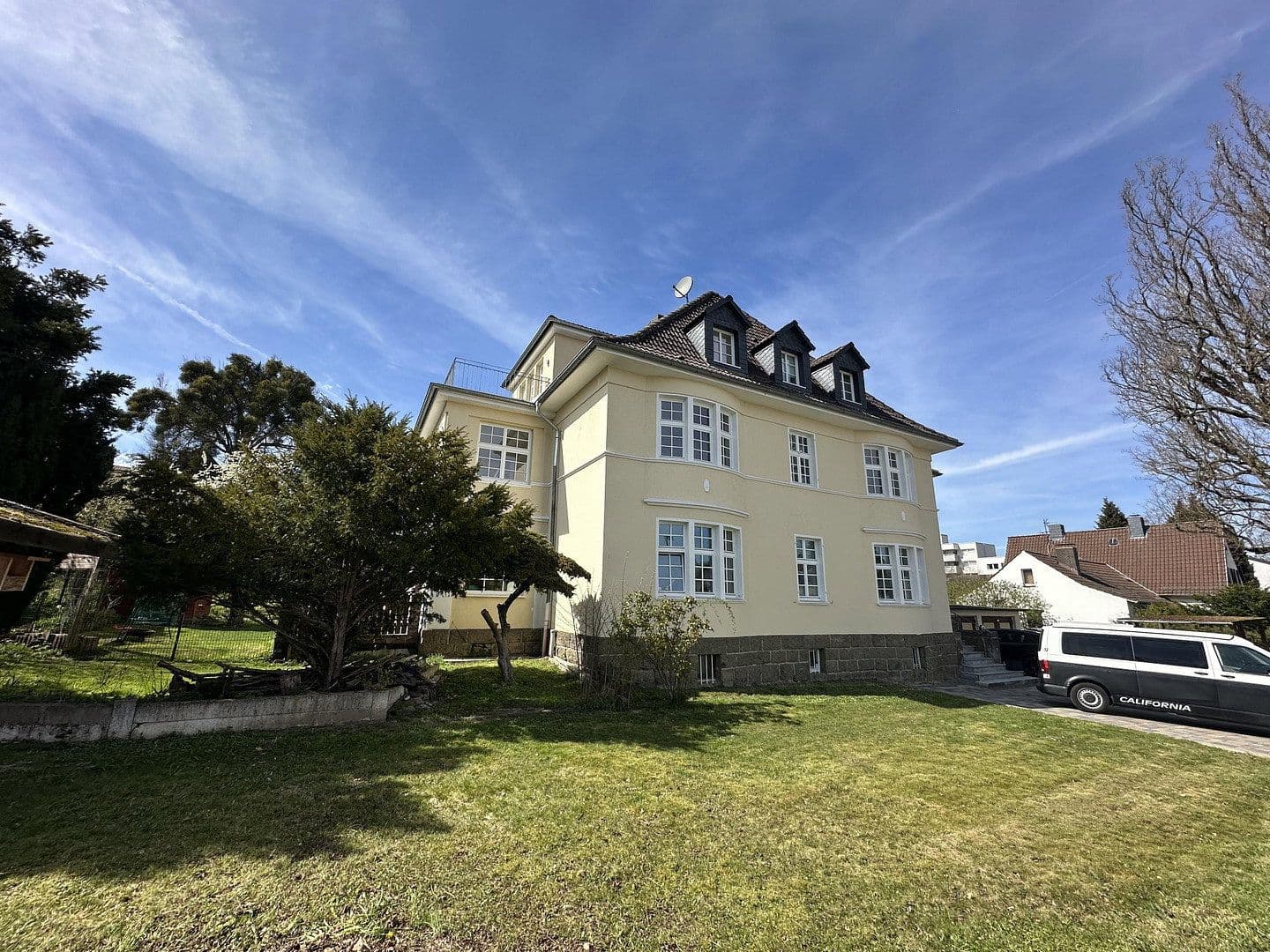 Prenájom bytu 4-izbový 155 m², Döncheweg, Kassel, Hesensko Prenájom bytu 4-izbový 155 m², Döncheweg, Kassel, Hesensko