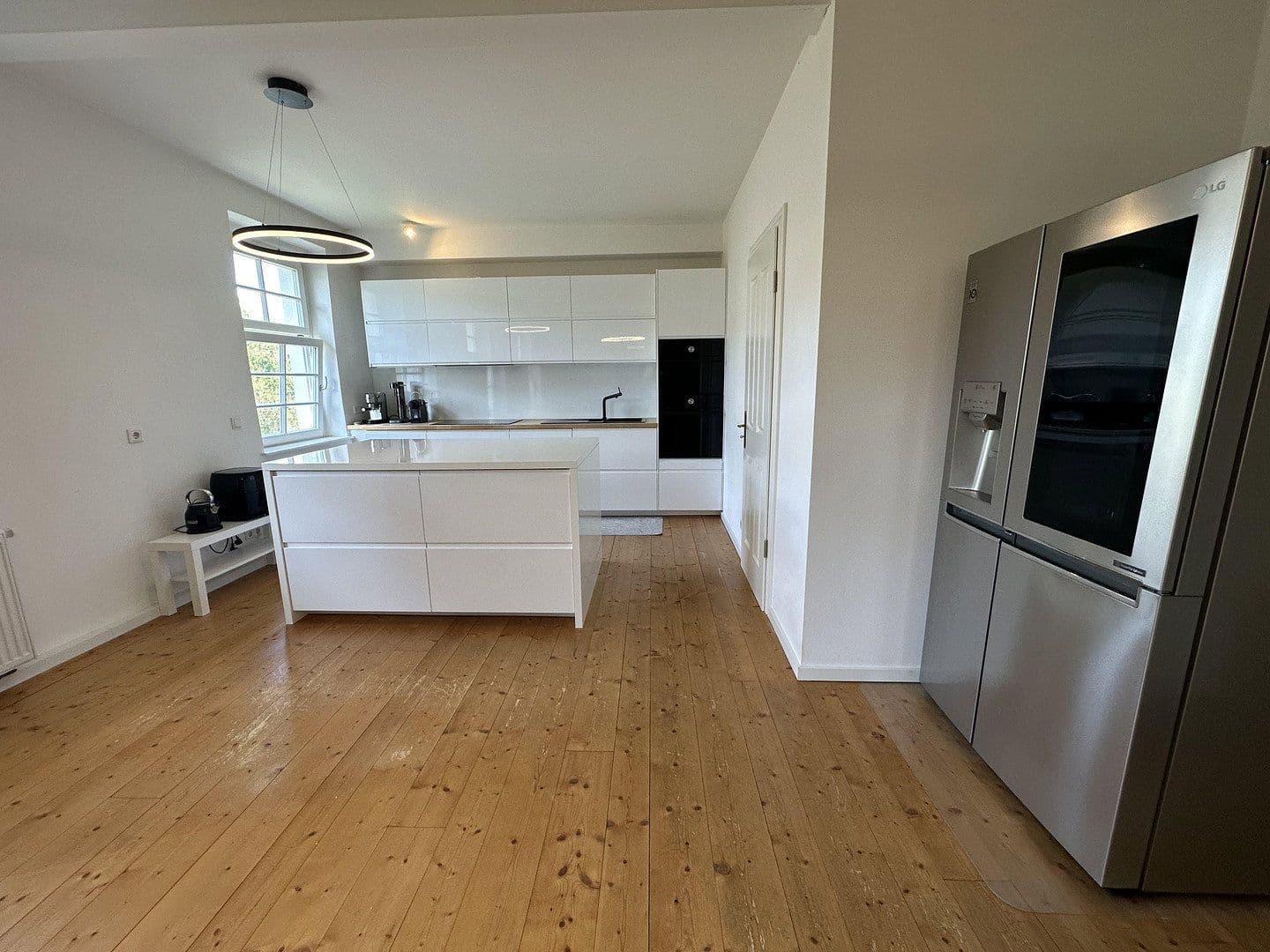 Prenájom bytu 4-izbový 155 m², Döncheweg, Kassel, Hesensko Prenájom bytu 4-izbový 155 m², Döncheweg, Kassel, Hesensko