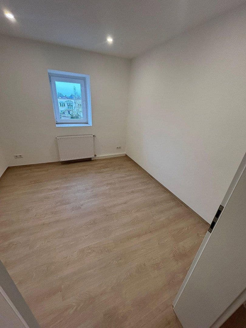 Prenájom bytu 3-izbový 84 m², Chemnitzer Str. 72, Meerane, Sasko Prenájom bytu 3-izbový 84 m², Chemnitzer Str. 72, Meerane, Sasko