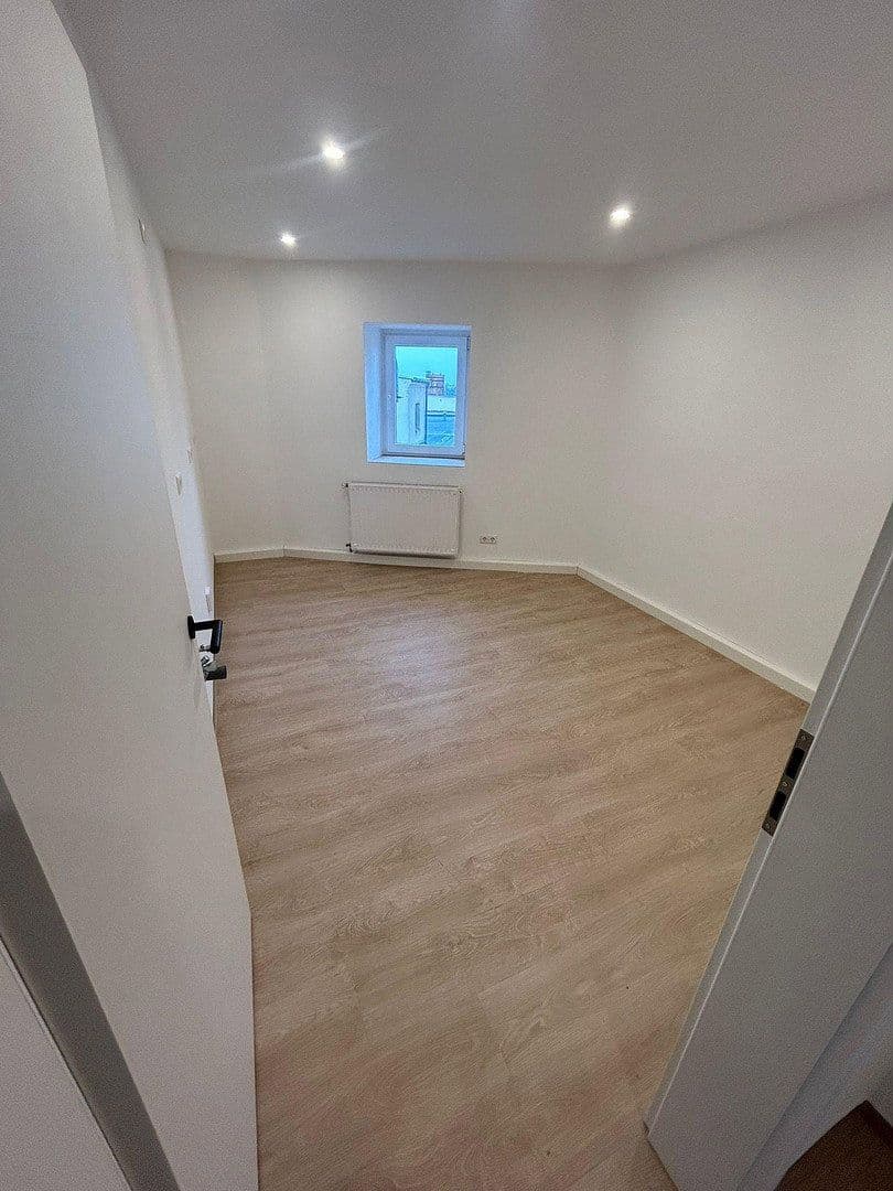 Prenájom bytu 3-izbový 84 m², Chemnitzer Str. 72, Meerane, Sasko Prenájom bytu 3-izbový 84 m², Chemnitzer Str. 72, Meerane, Sasko