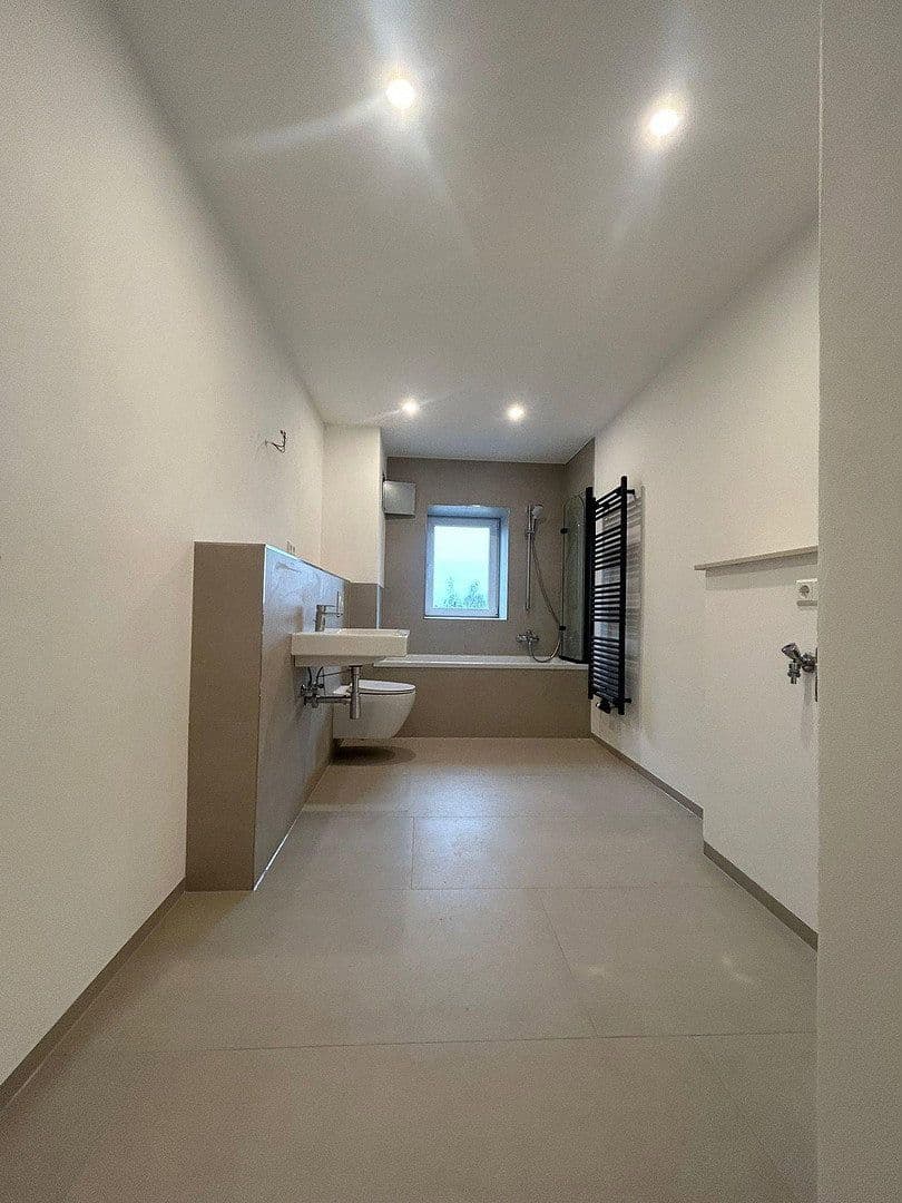 Prenájom bytu 3-izbový 84 m², Chemnitzer Str. 72, Meerane, Sasko Prenájom bytu 3-izbový 84 m², Chemnitzer Str. 72, Meerane, Sasko