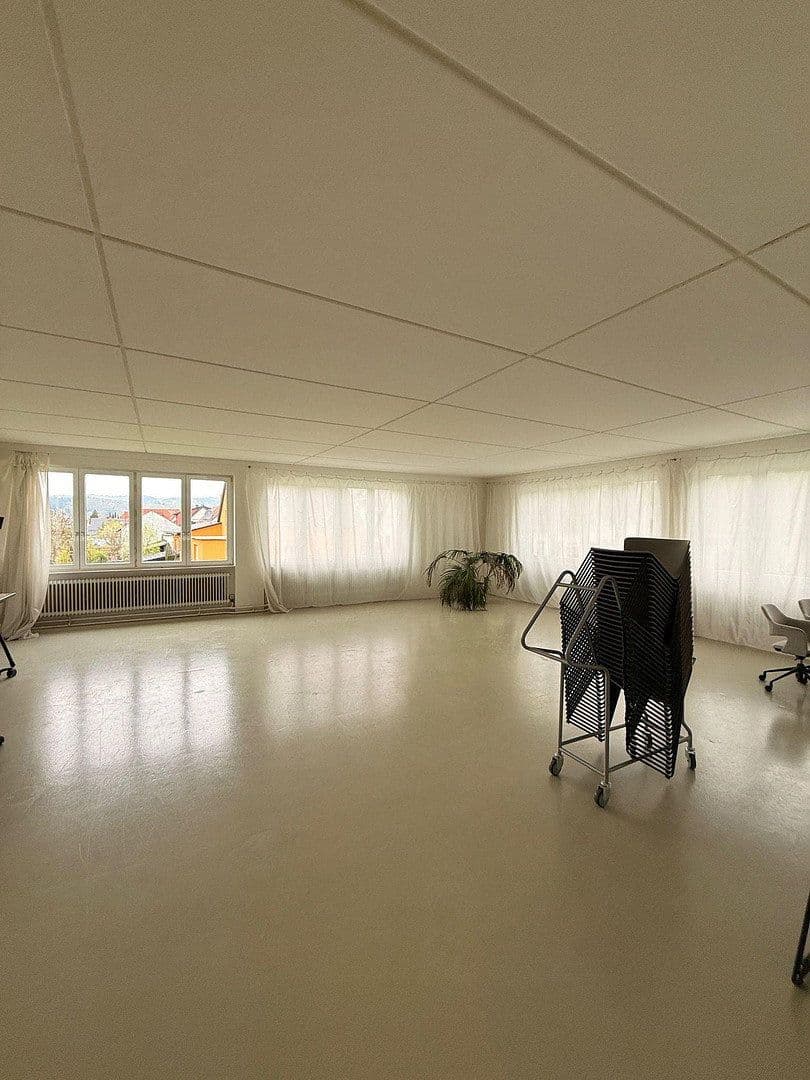 Prenájom kancelárie 100 m², Pfadwiesenstraße 27, Mörlenbach, Hesensko Prenájom kancelárie 100 m², Pfadwiesenstraße 27, Mörlenbach, Hesensko