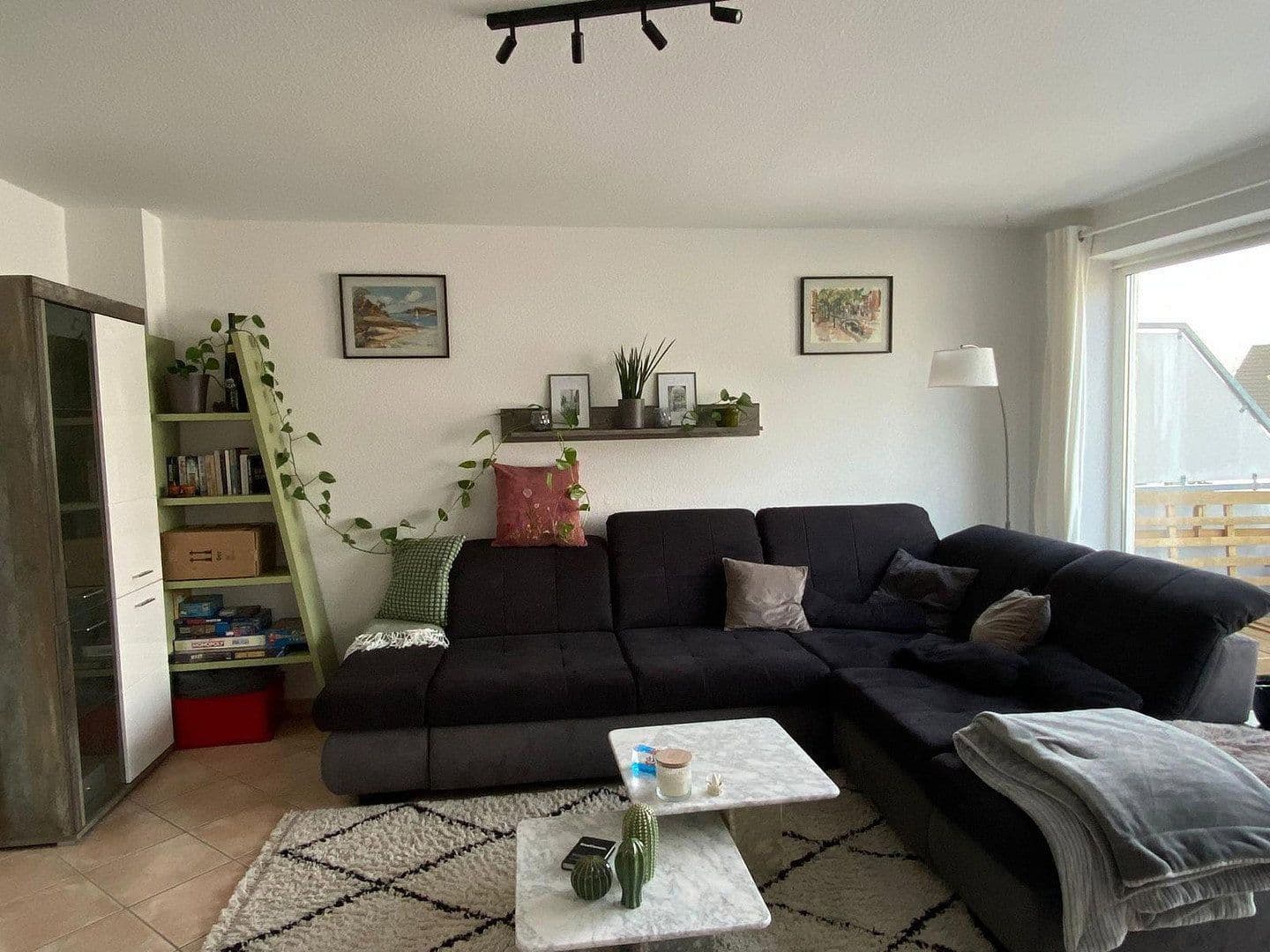 Prenájom bytu 2-izbový 61 m², Viehtrift 23, Köln, Severné Porýnie - Westfálsko Prenájom bytu 2-izbový 61 m², Viehtrift 23, Köln, Severné Porýnie - Westfálsko