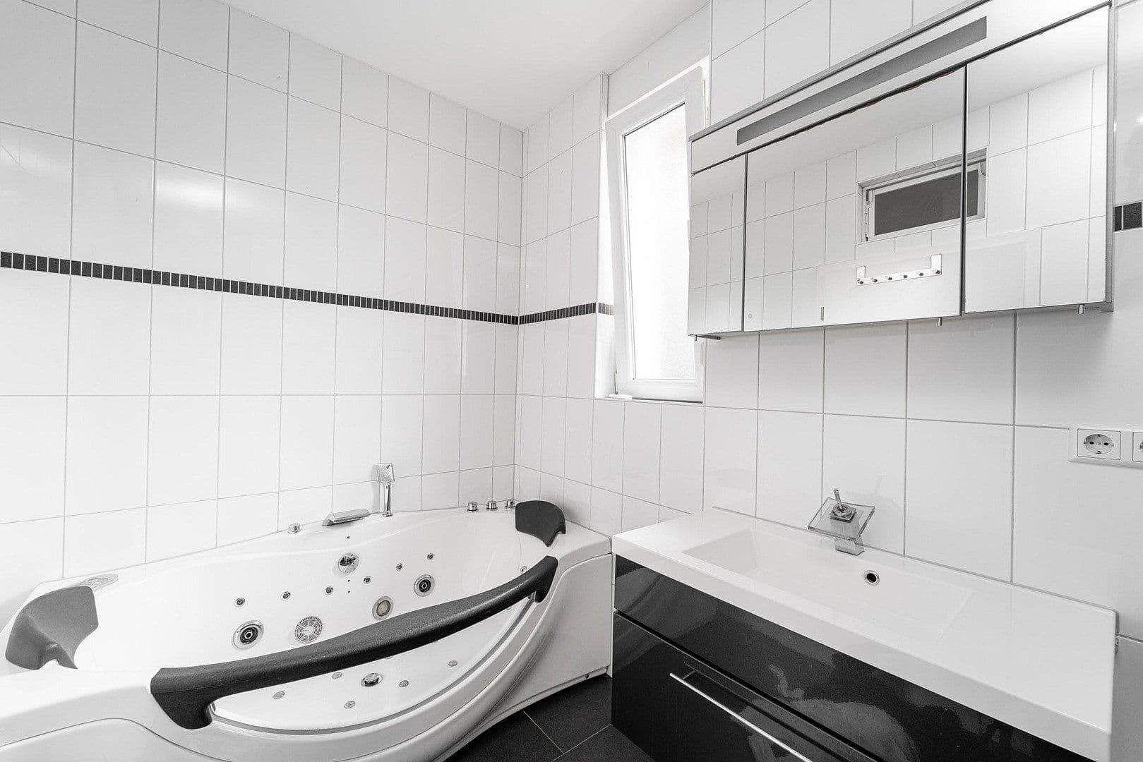 Predaj bytu 4-izbový 136 m², Pforzheim, Bádensko-Wurttembersko Predaj bytu 4-izbový 136 m², Pforzheim, Bádensko-Wurttembersko