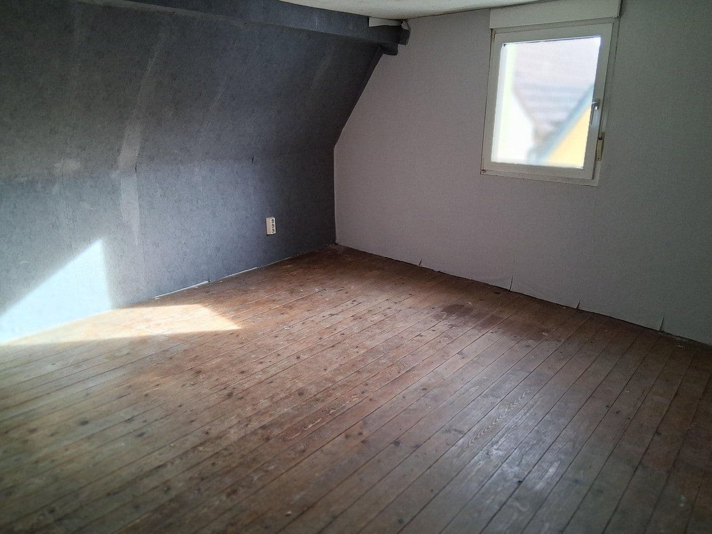 Predaj domu 105 m², pozemek 550 m², Römerberg, Porýnie-Falcko Predaj domu 105 m², pozemek 550 m², Römerberg, Porýnie-Falcko