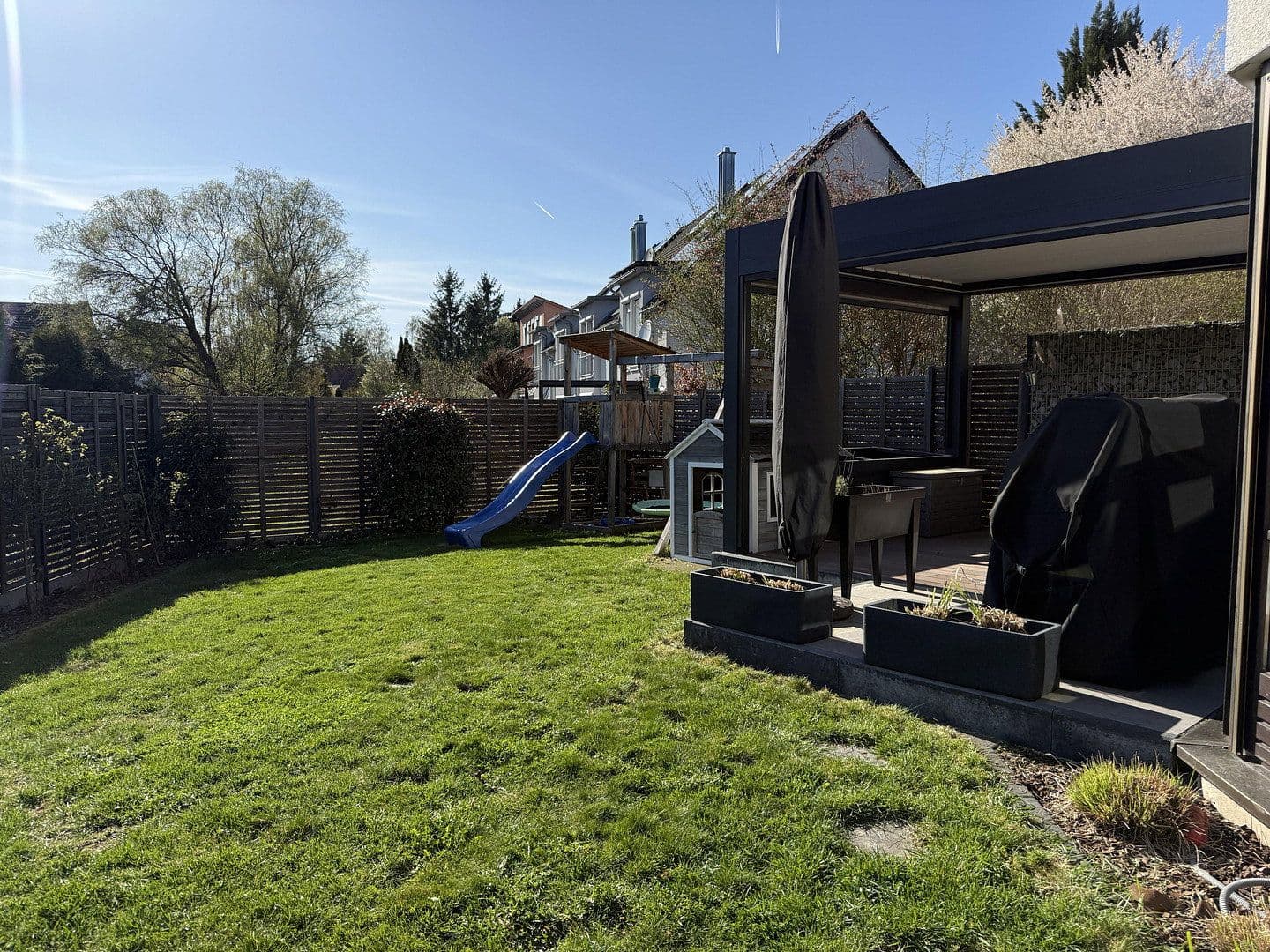 Predaj domu 165 m², pozemek 380 m², Nürnberg, Bavorsko Predaj domu 165 m², pozemek 380 m², Nürnberg, Bavorsko