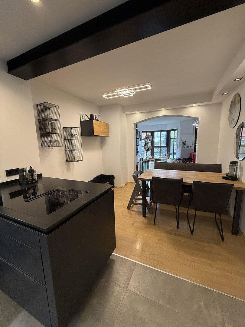 Predaj domu 165 m², pozemek 380 m², Nürnberg, Bavorsko Predaj domu 165 m², pozemek 380 m², Nürnberg, Bavorsko