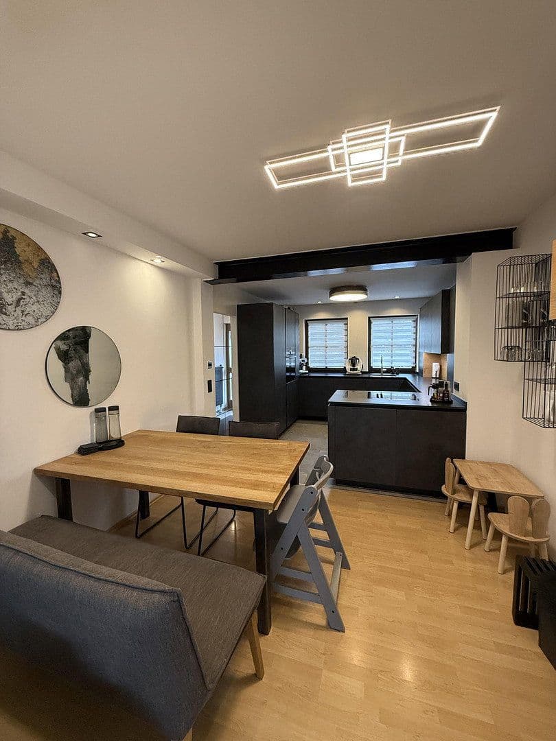 Predaj domu 165 m², pozemek 380 m², Nürnberg, Bavorsko Predaj domu 165 m², pozemek 380 m², Nürnberg, Bavorsko