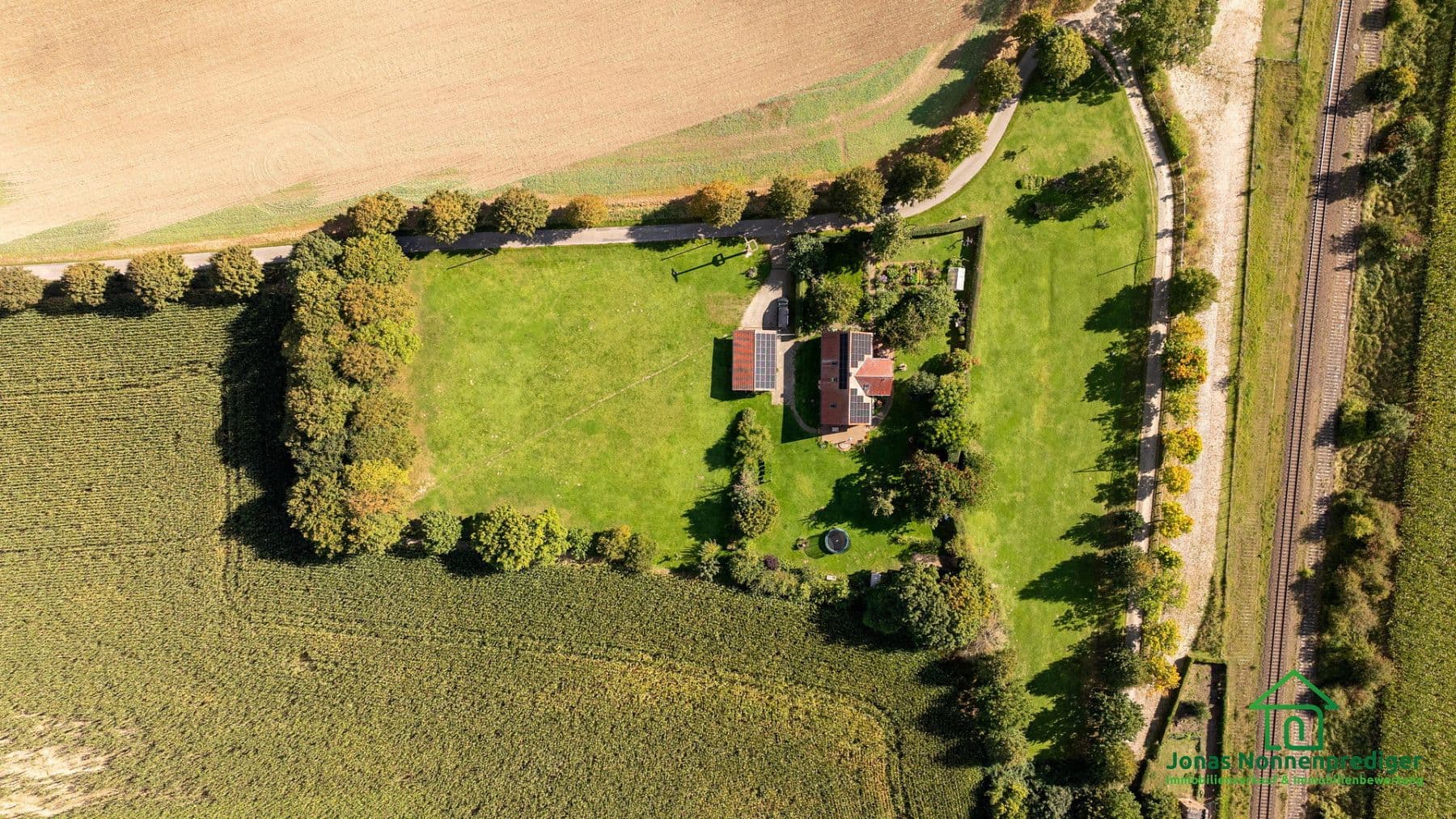 Predaj domu 185 m², pozemek 8.658 m², Bahnhofsweg 8, Alt Sührkow, Meklenbursko-Predpomoransko Predaj domu 185 m², pozemek 8.658 m², Bahnhofsweg 8, Alt Sührkow, Meklenbursko-Predpomoransko