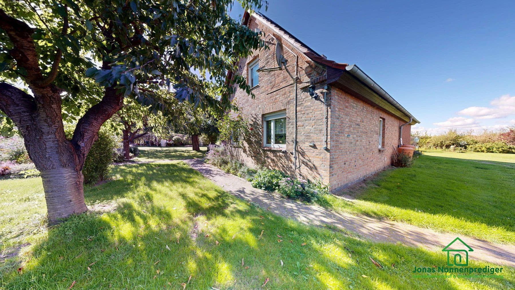 Predaj domu 185 m², pozemek 8.658 m², Bahnhofsweg 8, Alt Sührkow, Meklenbursko-Predpomoransko Predaj domu 185 m², pozemek 8.658 m², Bahnhofsweg 8, Alt Sührkow, Meklenbursko-Predpomoransko