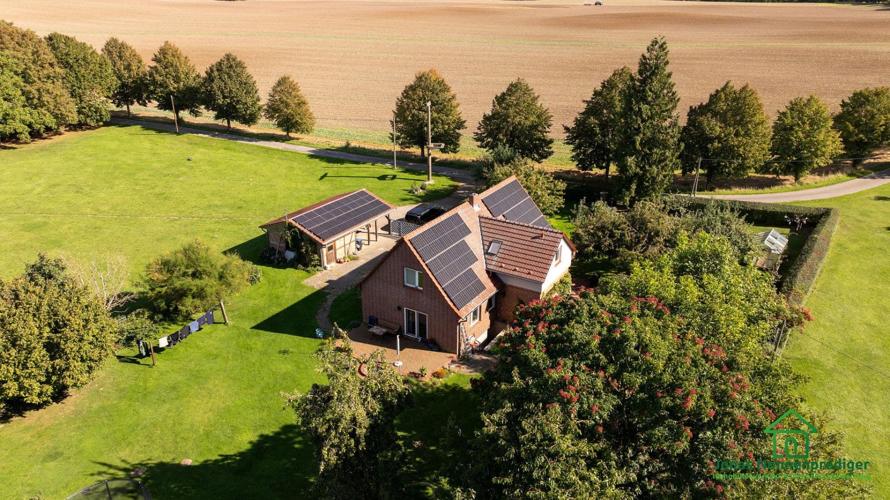 Predaj domu 185 m², pozemek 8.658 m², Bahnhofsweg 8, Alt Sührkow, Meklenbursko-Predpomoransko Predaj domu 185 m², pozemek 8.658 m², Bahnhofsweg 8, Alt Sührkow, Meklenbursko-Predpomoransko