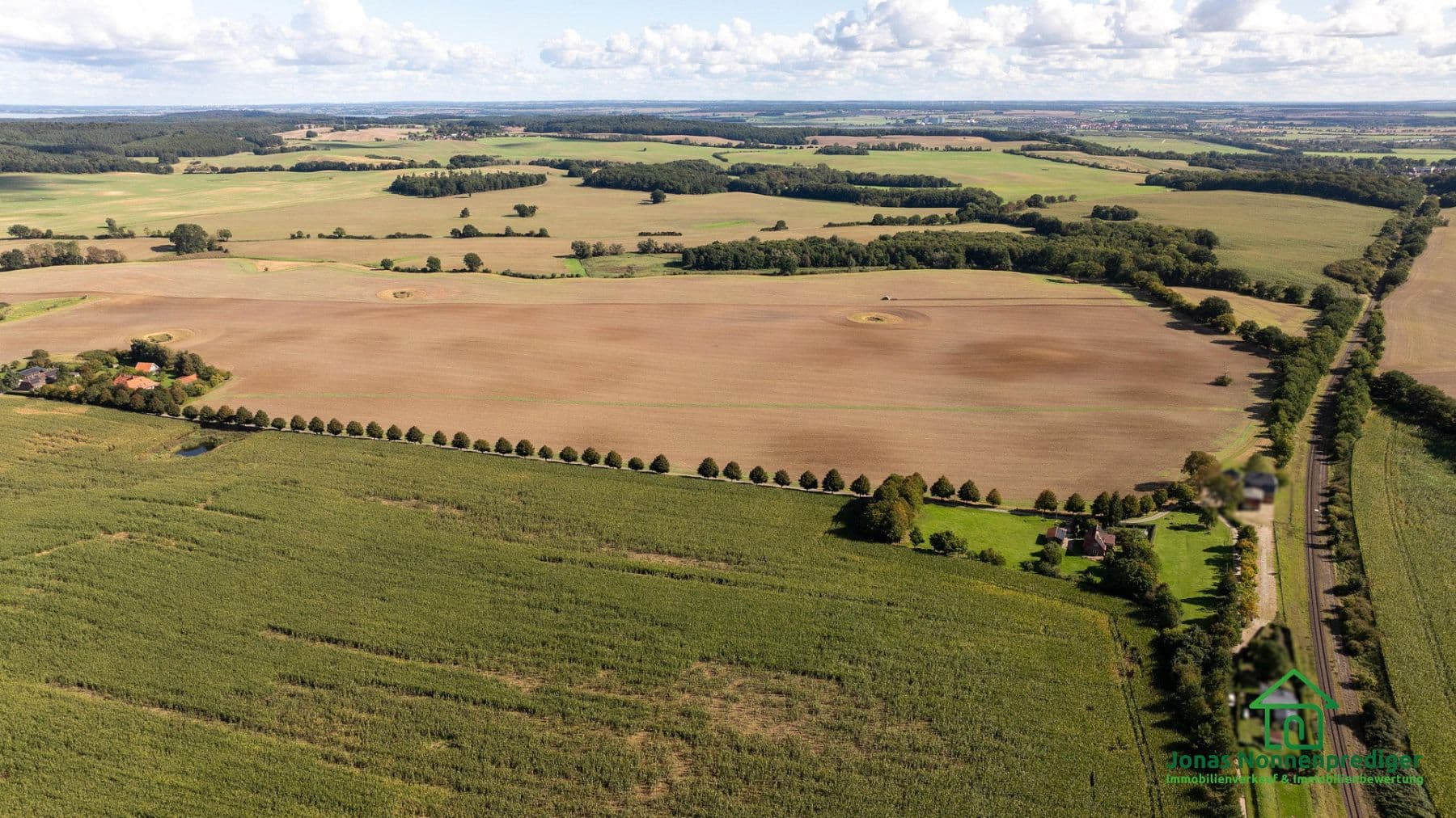Predaj domu 185 m², pozemek 8.658 m², Bahnhofsweg 8, Alt Sührkow, Meklenbursko-Predpomoransko Predaj domu 185 m², pozemek 8.658 m², Bahnhofsweg 8, Alt Sührkow, Meklenbursko-Predpomoransko