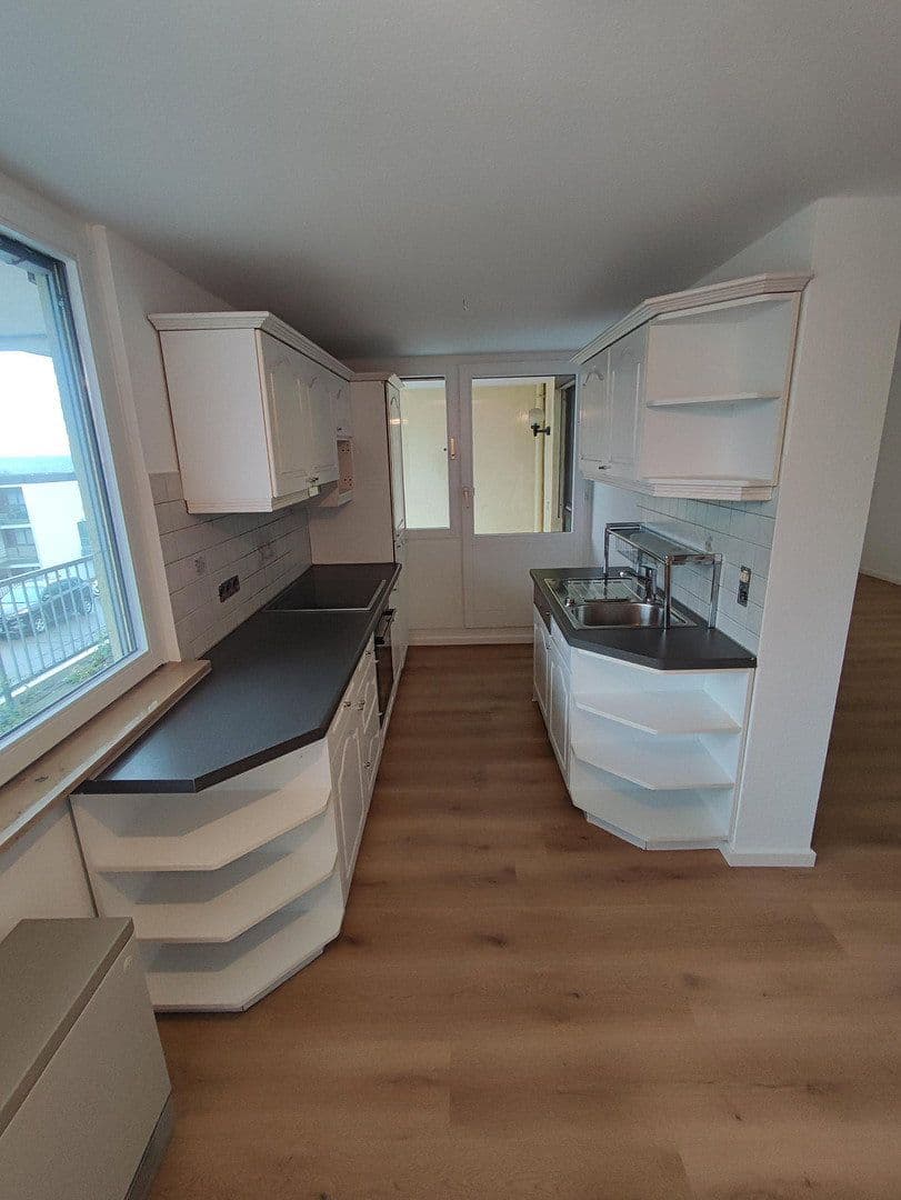 Prenájom bytu 2-izbový 75 m², Am Felsenhau 14, Bad Urach, Bádensko-Wurttembersko Prenájom bytu 2-izbový 75 m², Am Felsenhau 14, Bad Urach, Bádensko-Wurttembersko