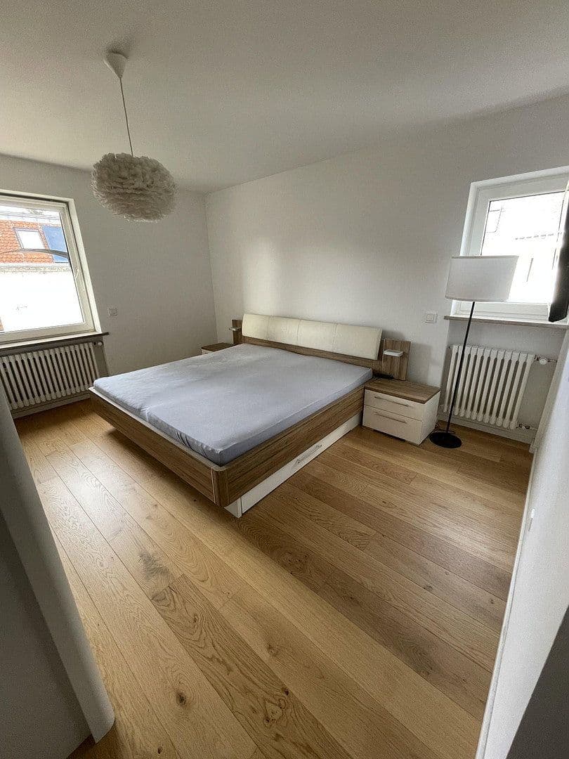 Prenájom domu 200 m², pozemek 479 m², Gröbenzell, Bavorsko Prenájom domu 200 m², pozemek 479 m², Gröbenzell, Bavorsko