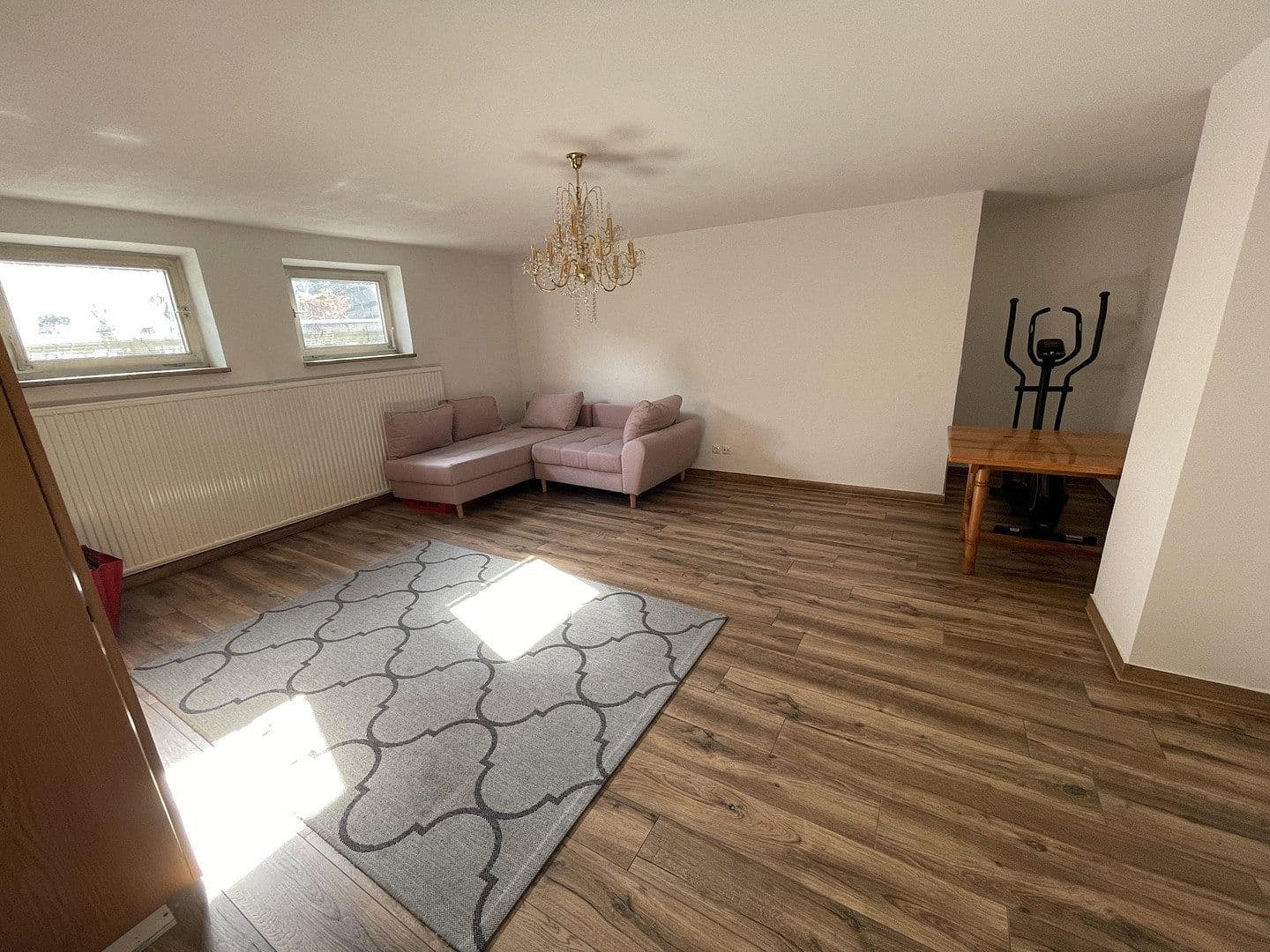 Prenájom domu 200 m², pozemek 479 m², Gröbenzell, Bavorsko Prenájom domu 200 m², pozemek 479 m², Gröbenzell, Bavorsko