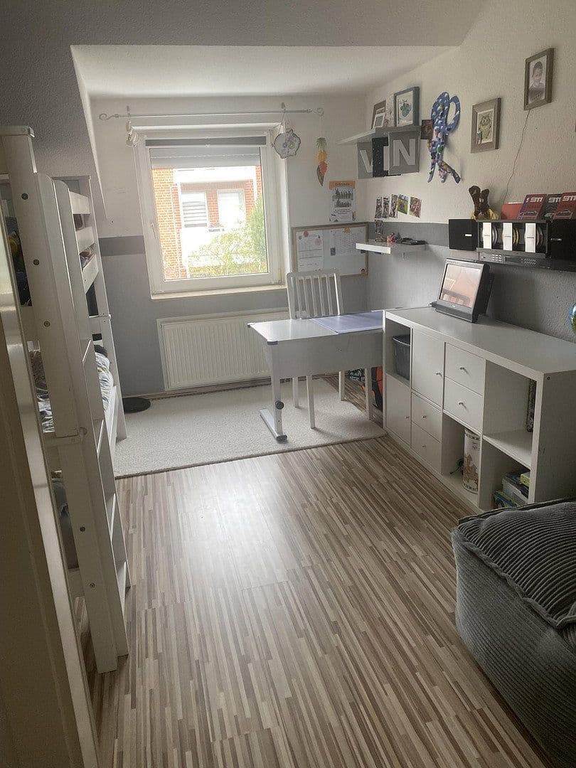 Predaj domu 99 m², pozemek 151 m², Ronnenberg, Dolné Sasko Predaj domu 99 m², pozemek 151 m², Ronnenberg, Dolné Sasko