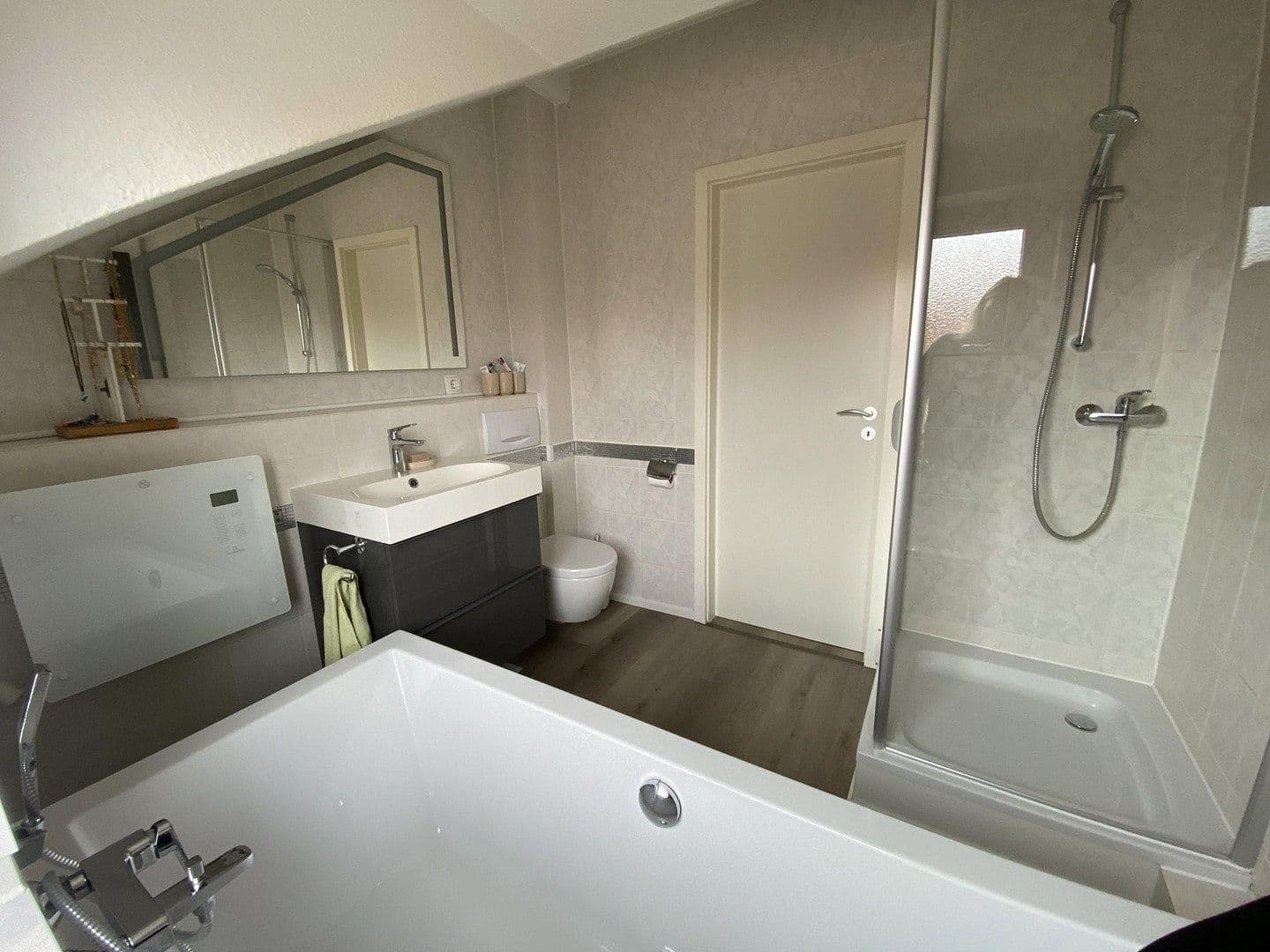 Predaj domu 99 m², pozemek 151 m², Ronnenberg, Dolné Sasko Predaj domu 99 m², pozemek 151 m², Ronnenberg, Dolné Sasko