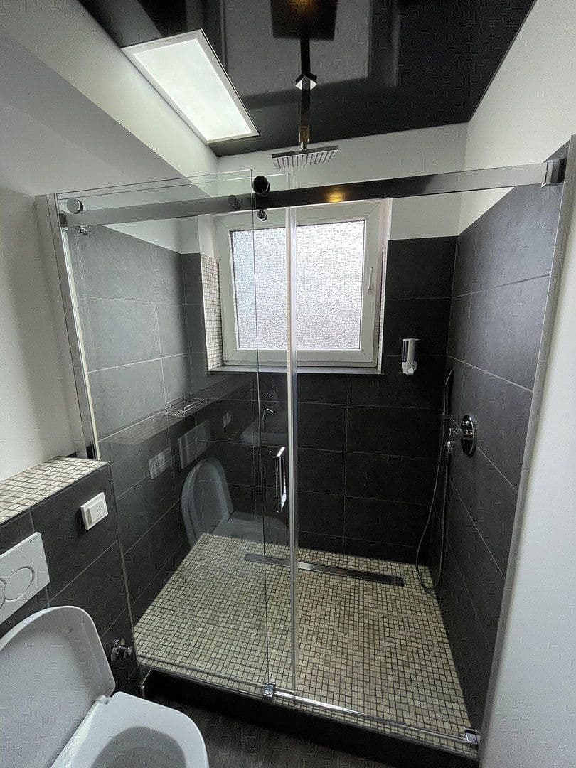 Predaj bytu 3-izbový 68 m², Aachenerstr. 157, Düsseldorf, Severné Porýnie - Westfálsko Predaj bytu 3-izbový 68 m², Aachenerstr. 157, Düsseldorf, Severné Porýnie - Westfálsko