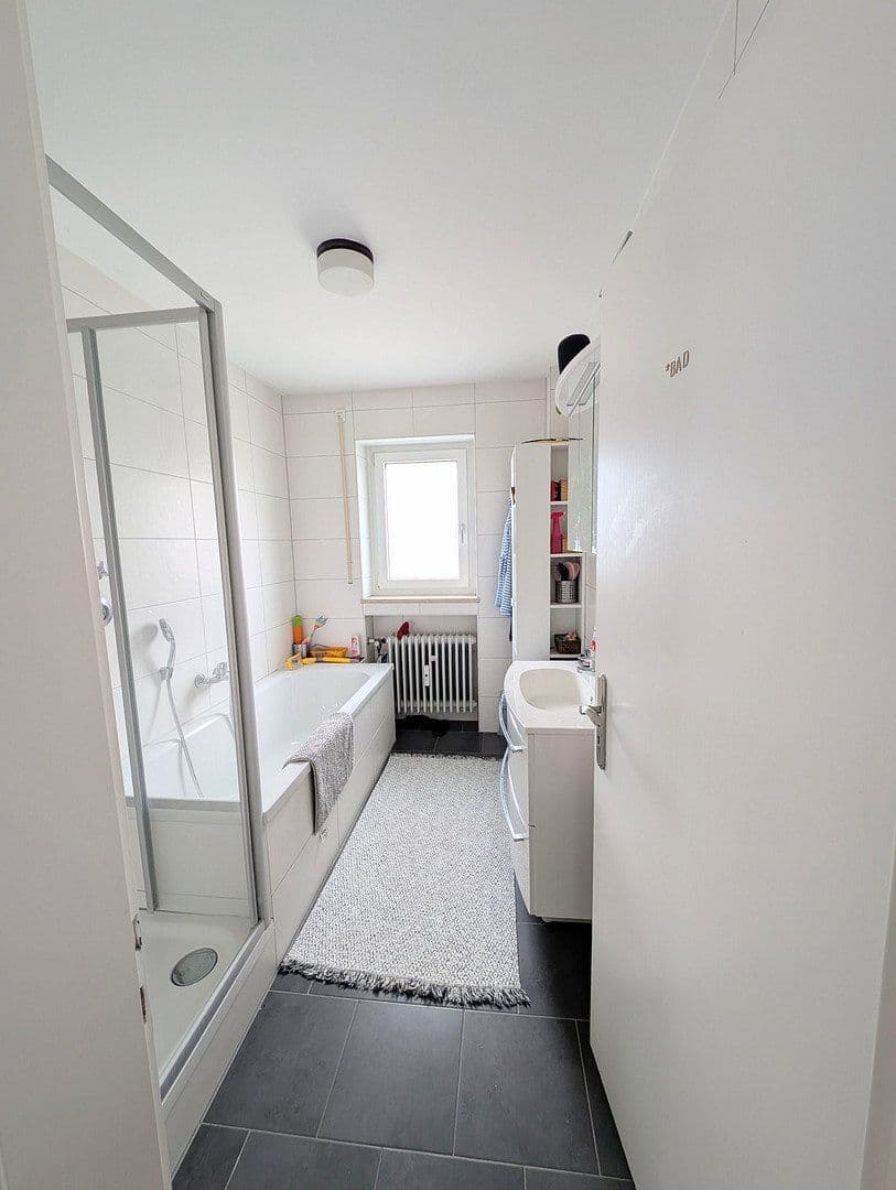 Prenájom bytu 4-izbový 123 m², Augsburg, Bavorsko Prenájom bytu 4-izbový 123 m², Augsburg, Bavorsko