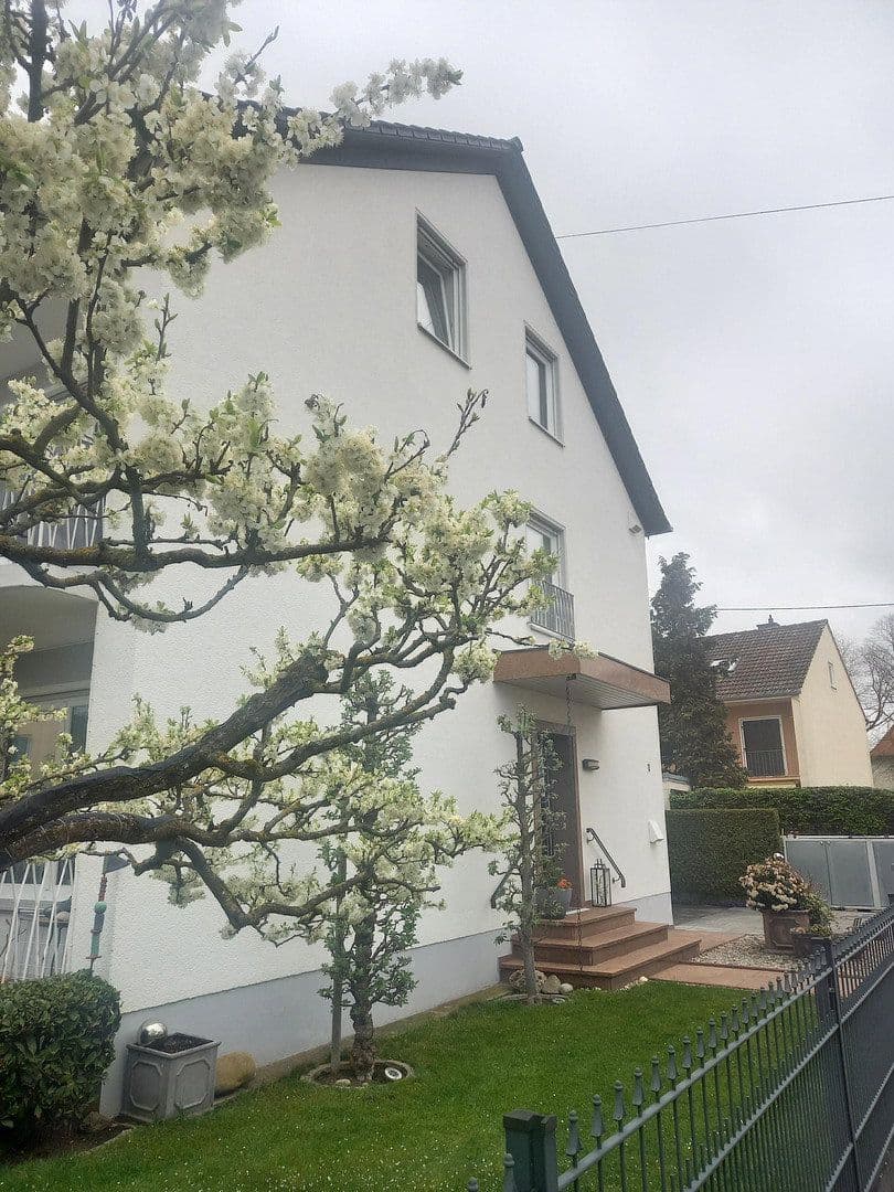 Prenájom bytu 4-izbový 123 m², Augsburg, Bavorsko Prenájom bytu 4-izbový 123 m², Augsburg, Bavorsko