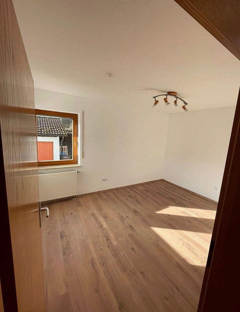 Predaj bytu 3-izbový 96 m², Neckartalstraße 32, Sulz am Neckar, Bádensko-Wurttembersko Predaj bytu 3-izbový 96 m², Neckartalstraße 32, Sulz am Neckar, Bádensko-Wurttembersko