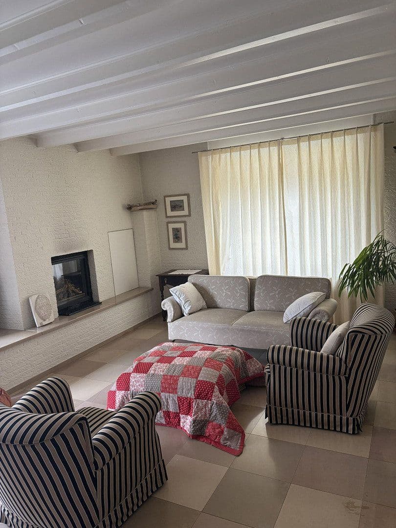 Prenájom domu 200 m², pozemek 3.000 m², Kreuzau, Severné Porýnie - Westfálsko Prenájom domu 200 m², pozemek 3.000 m², Kreuzau, Severné Porýnie - Westfálsko