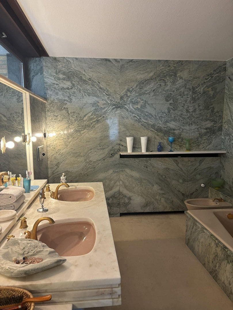 Prenájom domu 200 m², pozemek 3.000 m², Kreuzau, Severné Porýnie - Westfálsko Prenájom domu 200 m², pozemek 3.000 m², Kreuzau, Severné Porýnie - Westfálsko