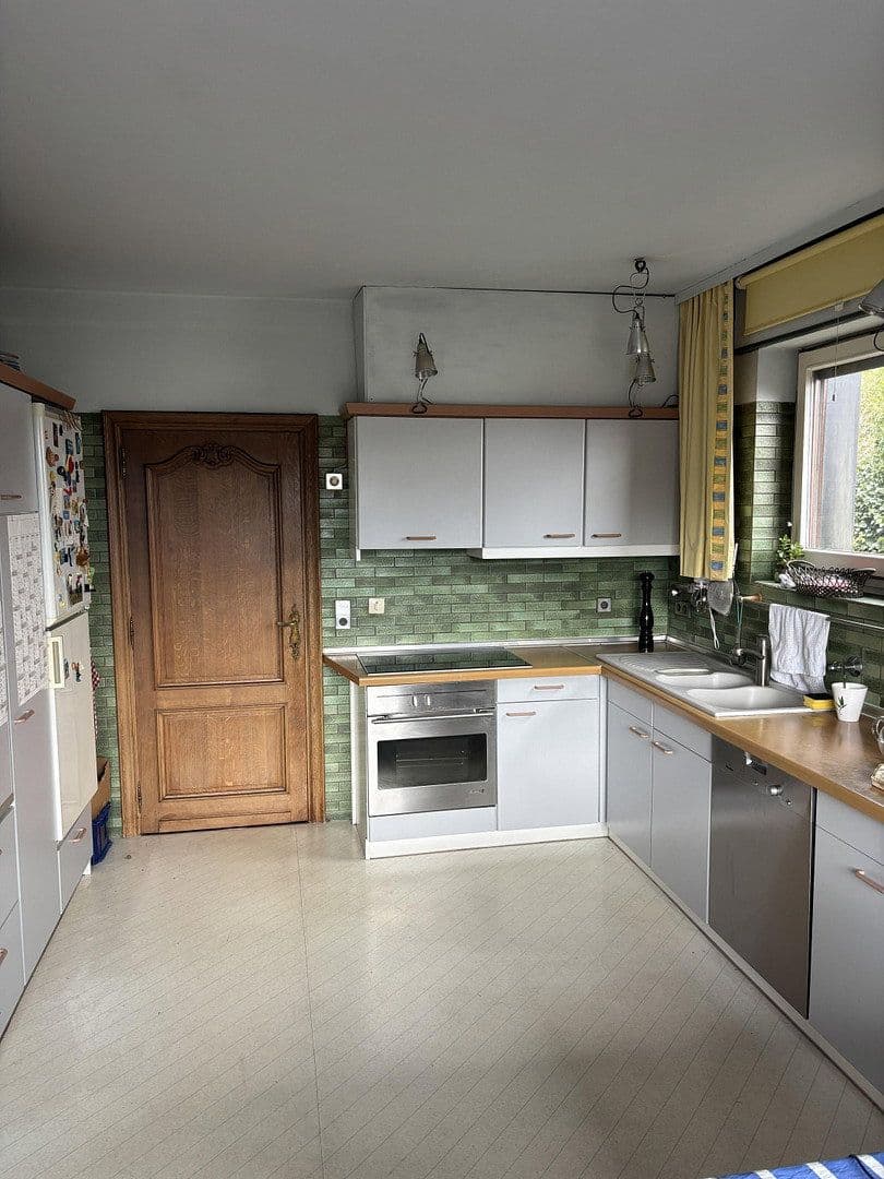 Prenájom domu 200 m², pozemek 3.000 m², Kreuzau, Severné Porýnie - Westfálsko Prenájom domu 200 m², pozemek 3.000 m², Kreuzau, Severné Porýnie - Westfálsko