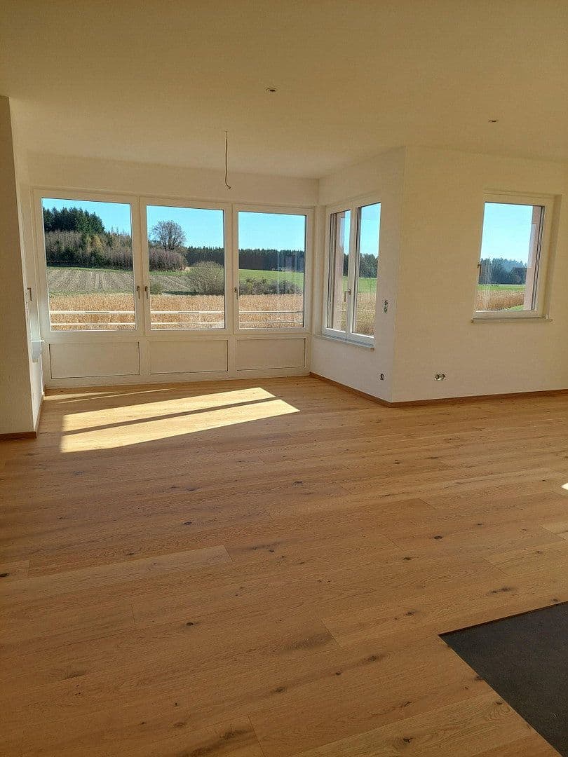 Prenájom bytu 3-izbový 100 m², Odelzhausen, Bavorsko Prenájom bytu 3-izbový 100 m², Odelzhausen, Bavorsko