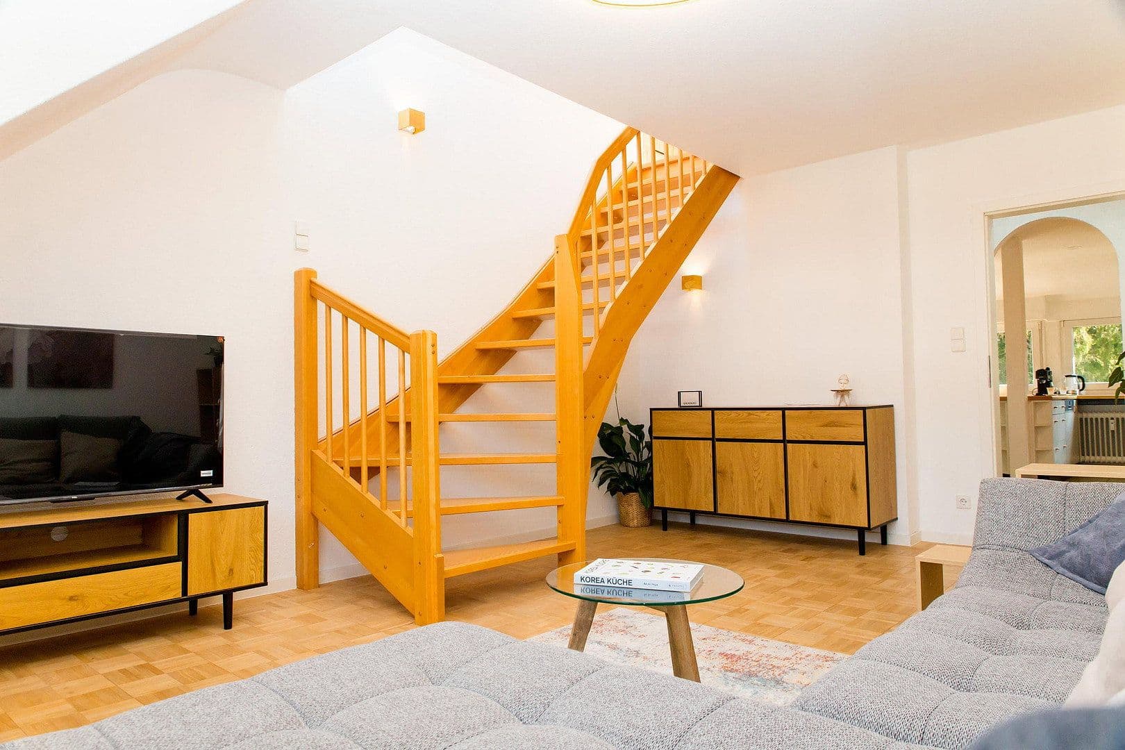 Prenájom bytu 2-izbový 65 m², Stuttgart, Bádensko-Wurttembersko Prenájom bytu 2-izbový 65 m², Stuttgart, Bádensko-Wurttembersko