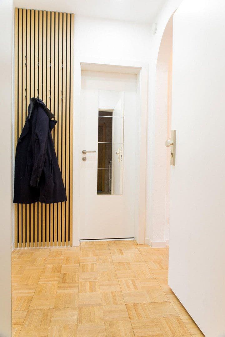 Prenájom bytu 2-izbový 65 m², Stuttgart, Bádensko-Wurttembersko Prenájom bytu 2-izbový 65 m², Stuttgart, Bádensko-Wurttembersko