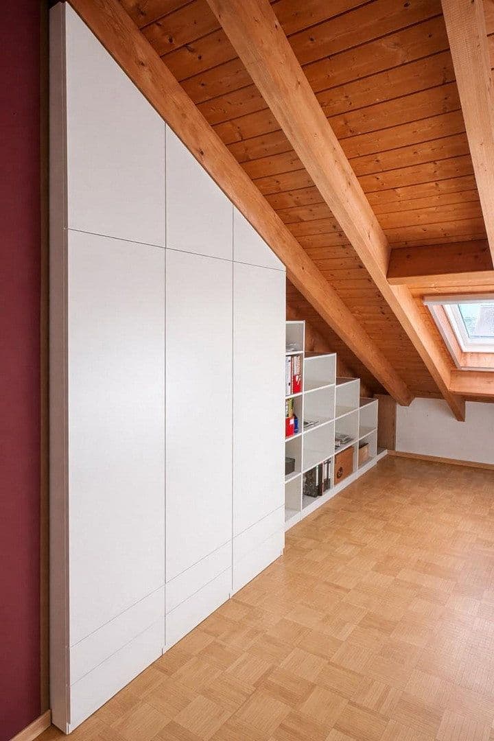 Prenájom bytu 3-izbový 112 m², München, Bavorsko Prenájom bytu 3-izbový 112 m², München, Bavorsko