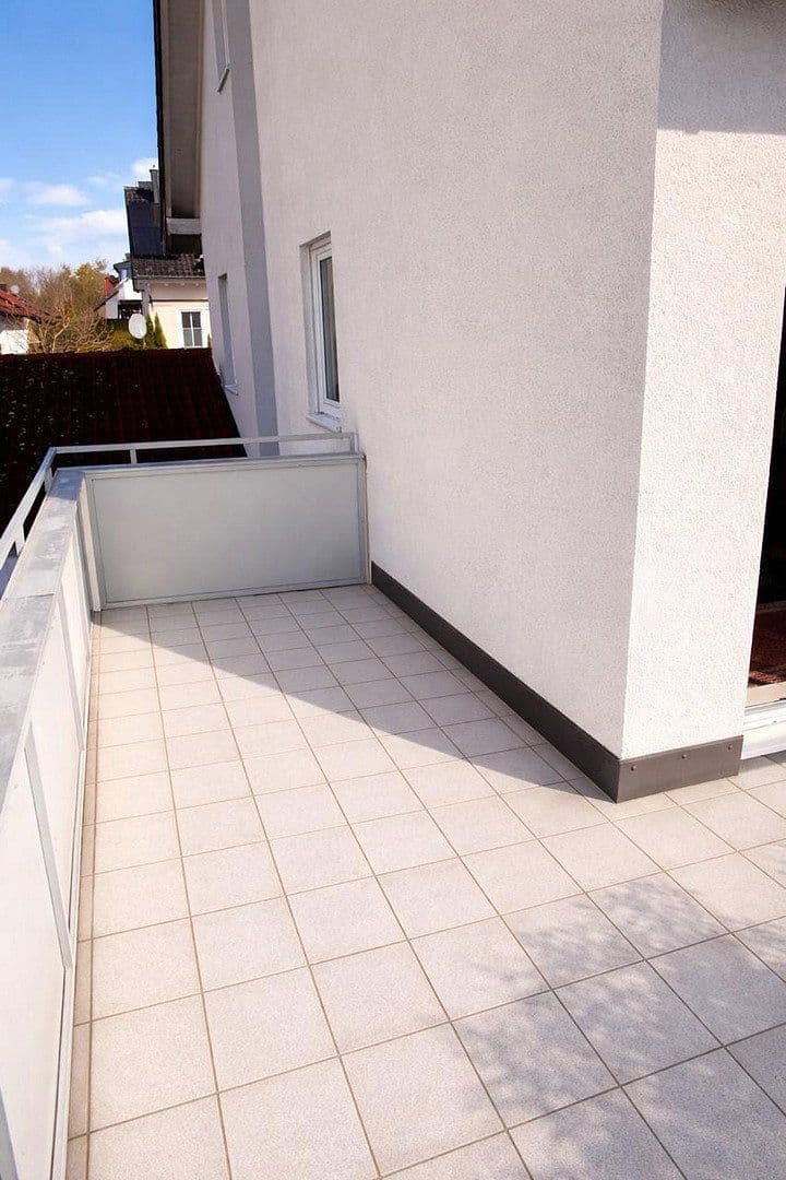 Prenájom bytu 3-izbový 112 m², München, Bavorsko Prenájom bytu 3-izbový 112 m², München, Bavorsko