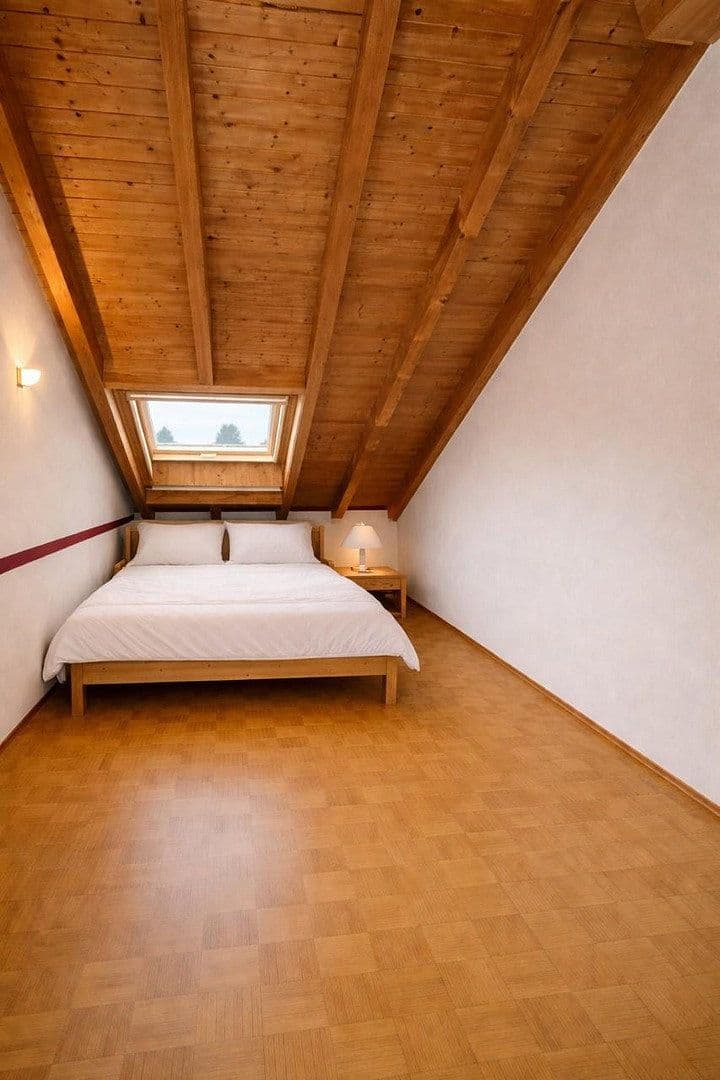 Prenájom bytu 3-izbový 112 m², München, Bavorsko Prenájom bytu 3-izbový 112 m², München, Bavorsko