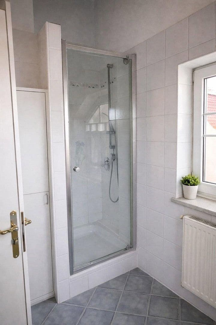 Prenájom bytu 3-izbový 112 m², München, Bavorsko Prenájom bytu 3-izbový 112 m², München, Bavorsko