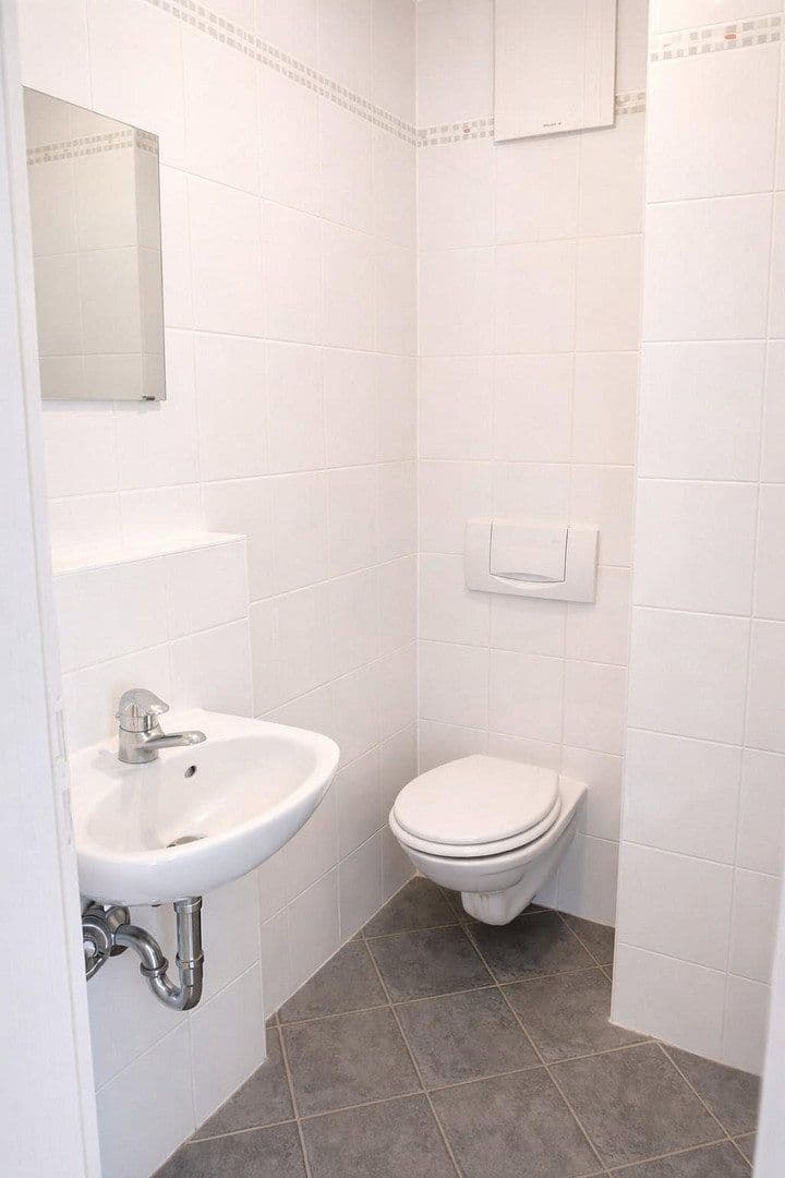 Prenájom bytu 3-izbový 112 m², München, Bavorsko Prenájom bytu 3-izbový 112 m², München, Bavorsko