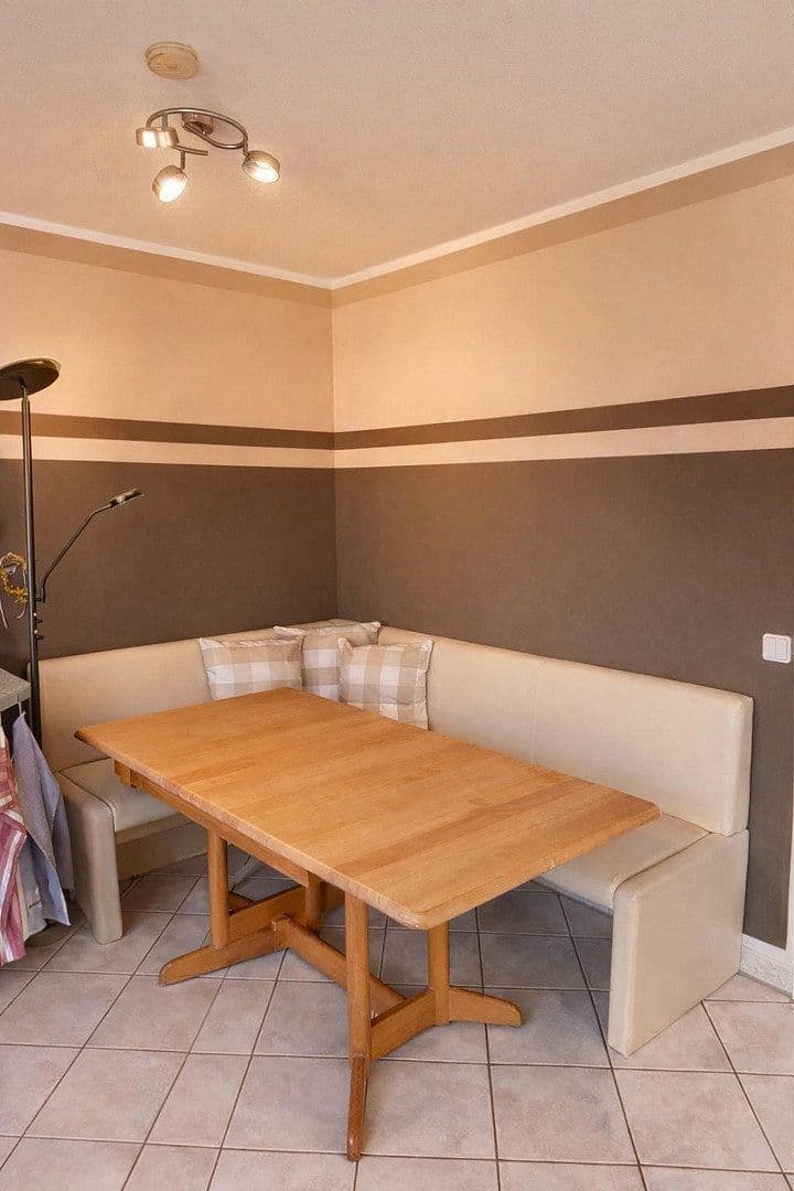 Prenájom bytu 3-izbový 112 m², München, Bavorsko Prenájom bytu 3-izbový 112 m², München, Bavorsko