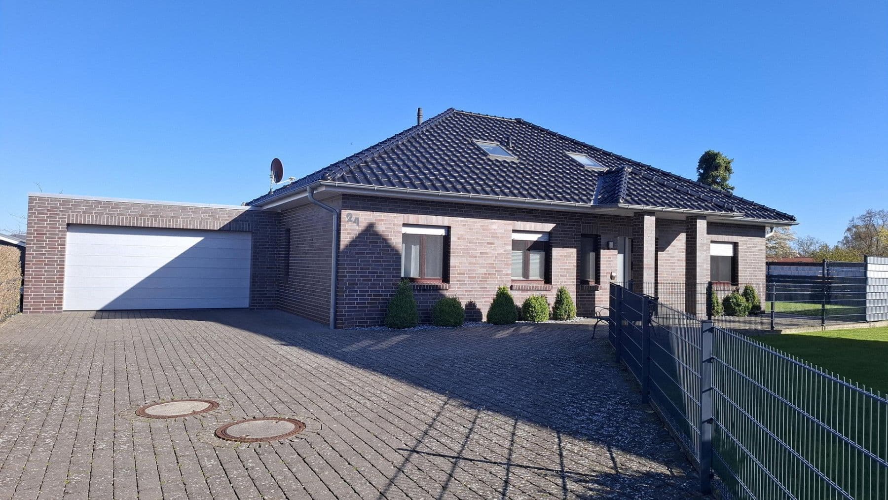 Predaj domu 175 m², pozemek 711 m², Barsinghausen, Dolné Sasko Predaj domu 175 m², pozemek 711 m², Barsinghausen, Dolné Sasko