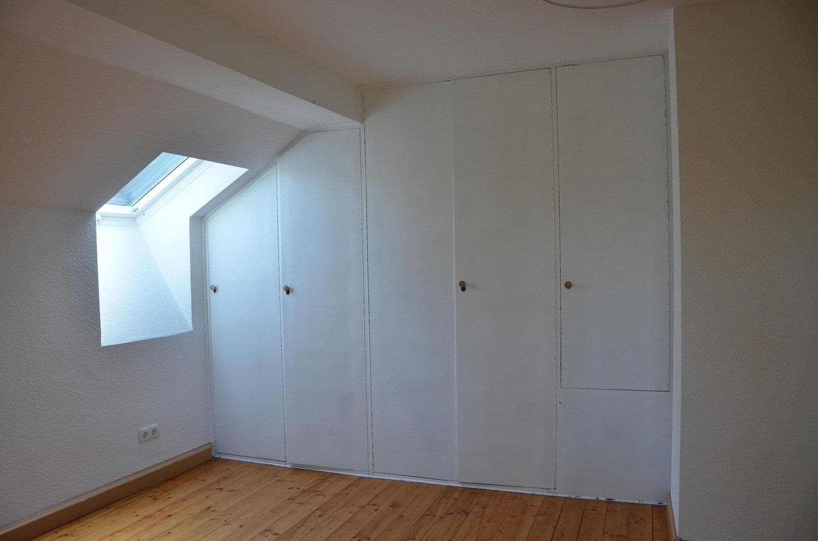 Prenájom domu 150 m², pozemek 1.000 m², Bammental, Bádensko-Wurttembersko Prenájom domu 150 m², pozemek 1.000 m², Bammental, Bádensko-Wurttembersko