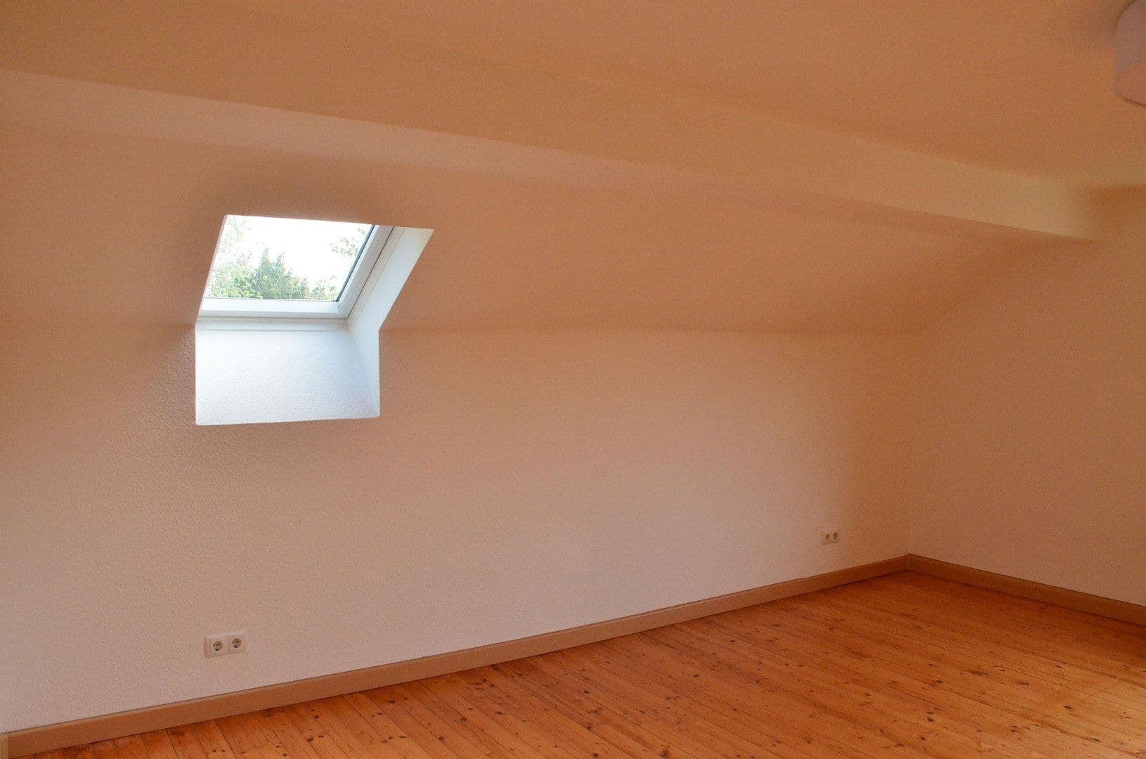 Prenájom domu 150 m², pozemek 1.000 m², Bammental, Bádensko-Wurttembersko Prenájom domu 150 m², pozemek 1.000 m², Bammental, Bádensko-Wurttembersko