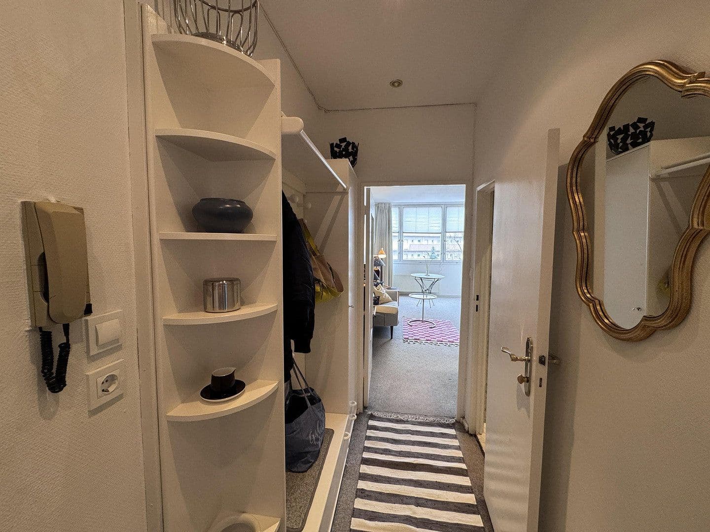 Prenájom bytu 1-izbový 33 m², Berlin, Berlín Prenájom bytu 1-izbový 33 m², Berlin, Berlín