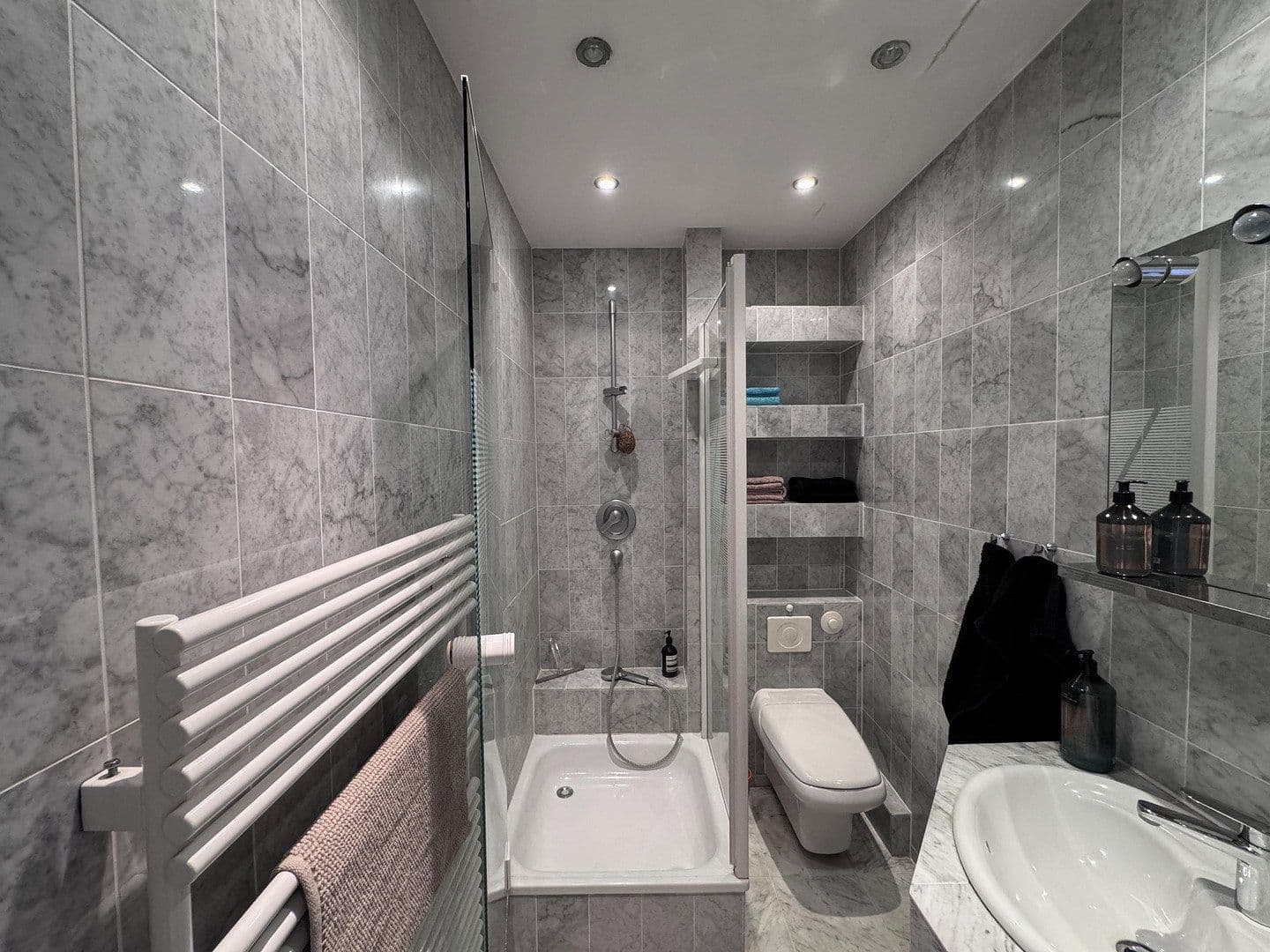 Prenájom bytu 1-izbový 33 m², Berlin, Berlín Prenájom bytu 1-izbový 33 m², Berlin, Berlín