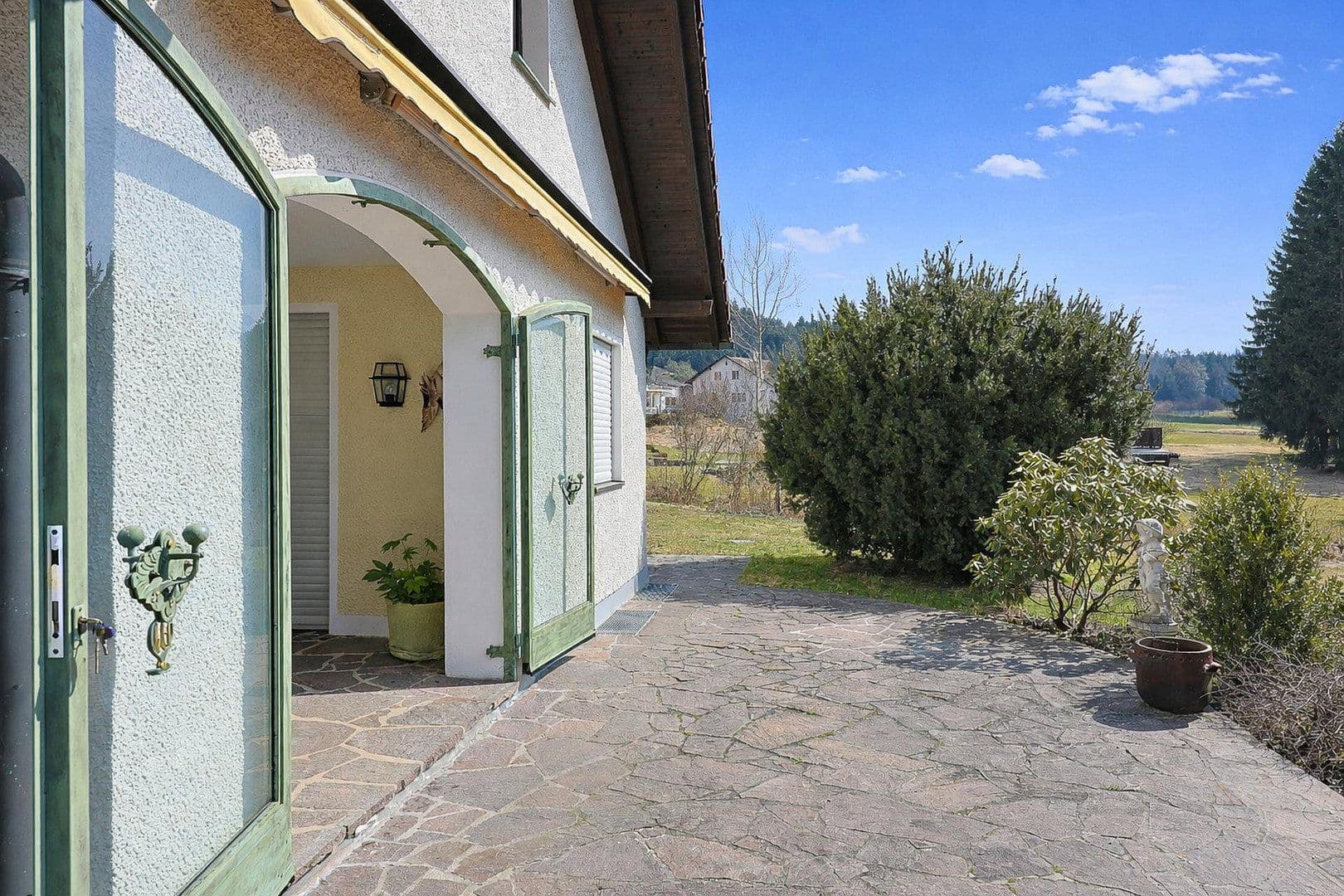 Predaj domu 280 m², pozemek 4.460 m², Regen, Bavorsko Predaj domu 280 m², pozemek 4.460 m², Regen, Bavorsko