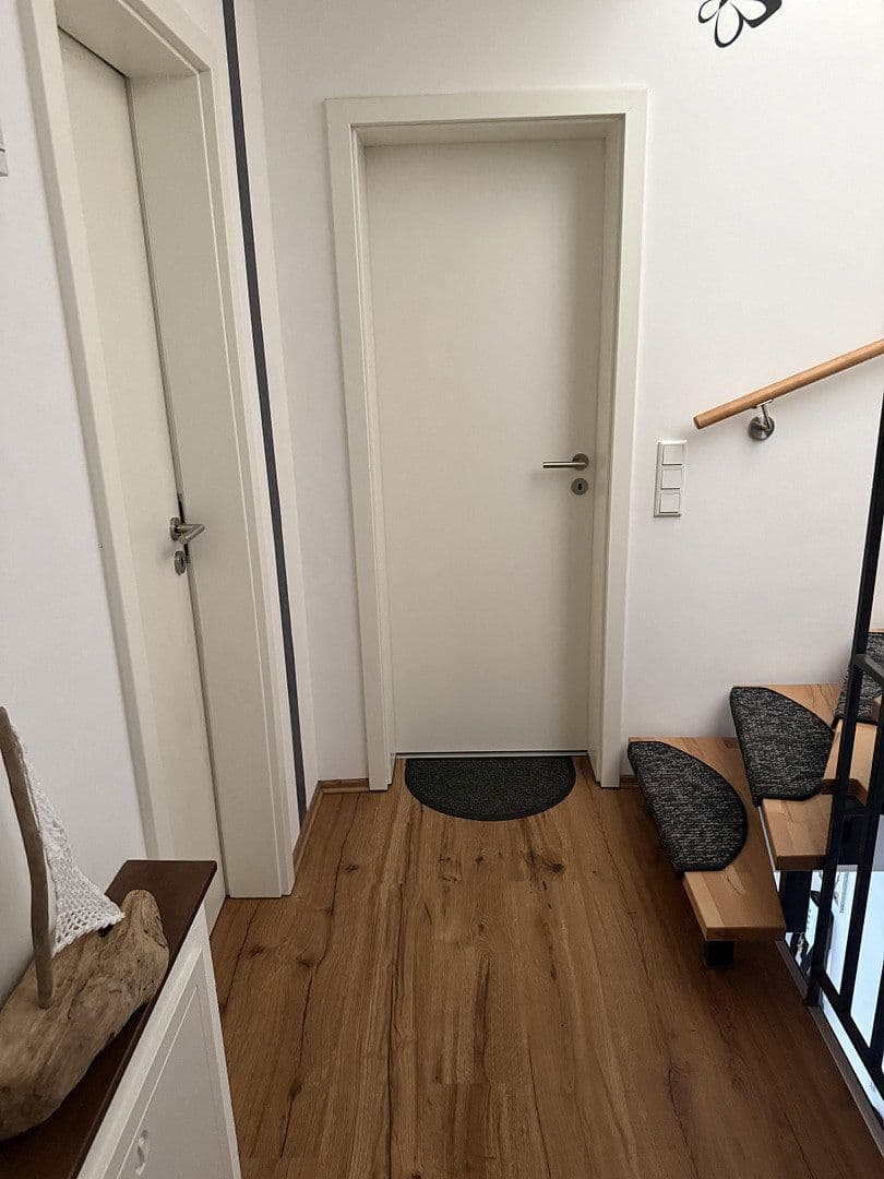 Predaj domu 137 m², pozemek 248 m², Adelsdorf, Bavorsko Predaj domu 137 m², pozemek 248 m², Adelsdorf, Bavorsko