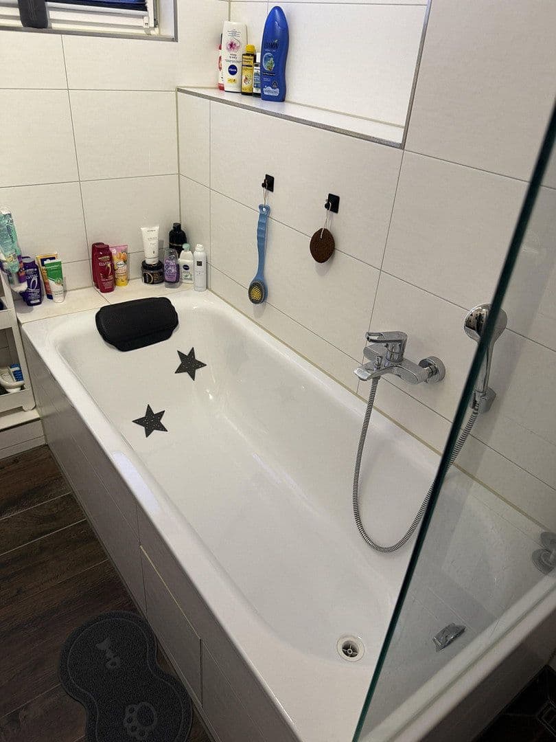 Predaj domu 137 m², pozemek 248 m², Adelsdorf, Bavorsko Predaj domu 137 m², pozemek 248 m², Adelsdorf, Bavorsko