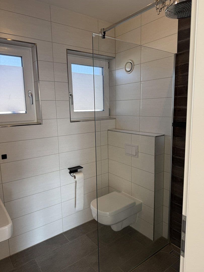 Predaj domu 137 m², pozemek 248 m², Adelsdorf, Bavorsko Predaj domu 137 m², pozemek 248 m², Adelsdorf, Bavorsko