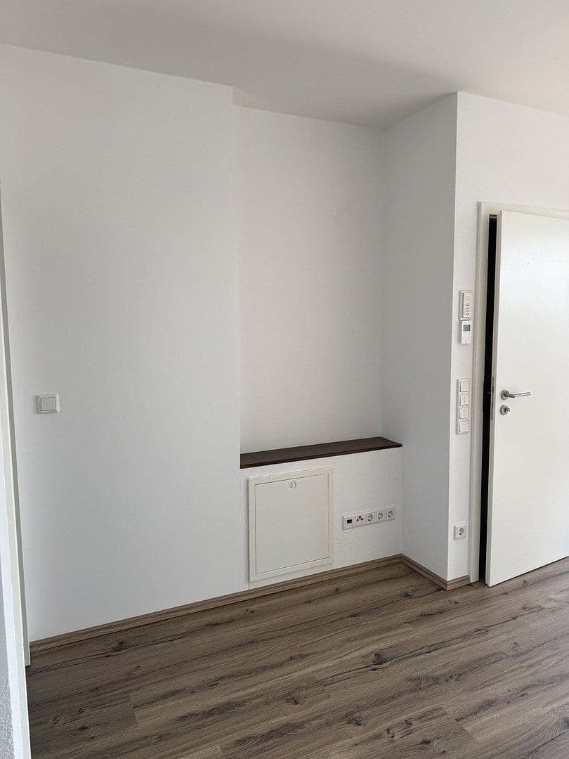 Predaj domu 137 m², pozemek 248 m², Adelsdorf, Bavorsko Predaj domu 137 m², pozemek 248 m², Adelsdorf, Bavorsko