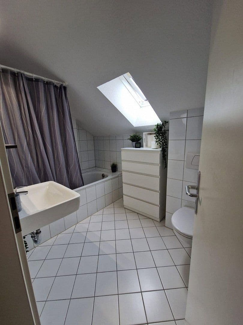 Prenájom bytu 2-izbový 52 m², Mülheim an der Ruhr, Severné Porýnie - Westfálsko Prenájom bytu 2-izbový 52 m², Mülheim an der Ruhr, Severné Porýnie - Westfálsko